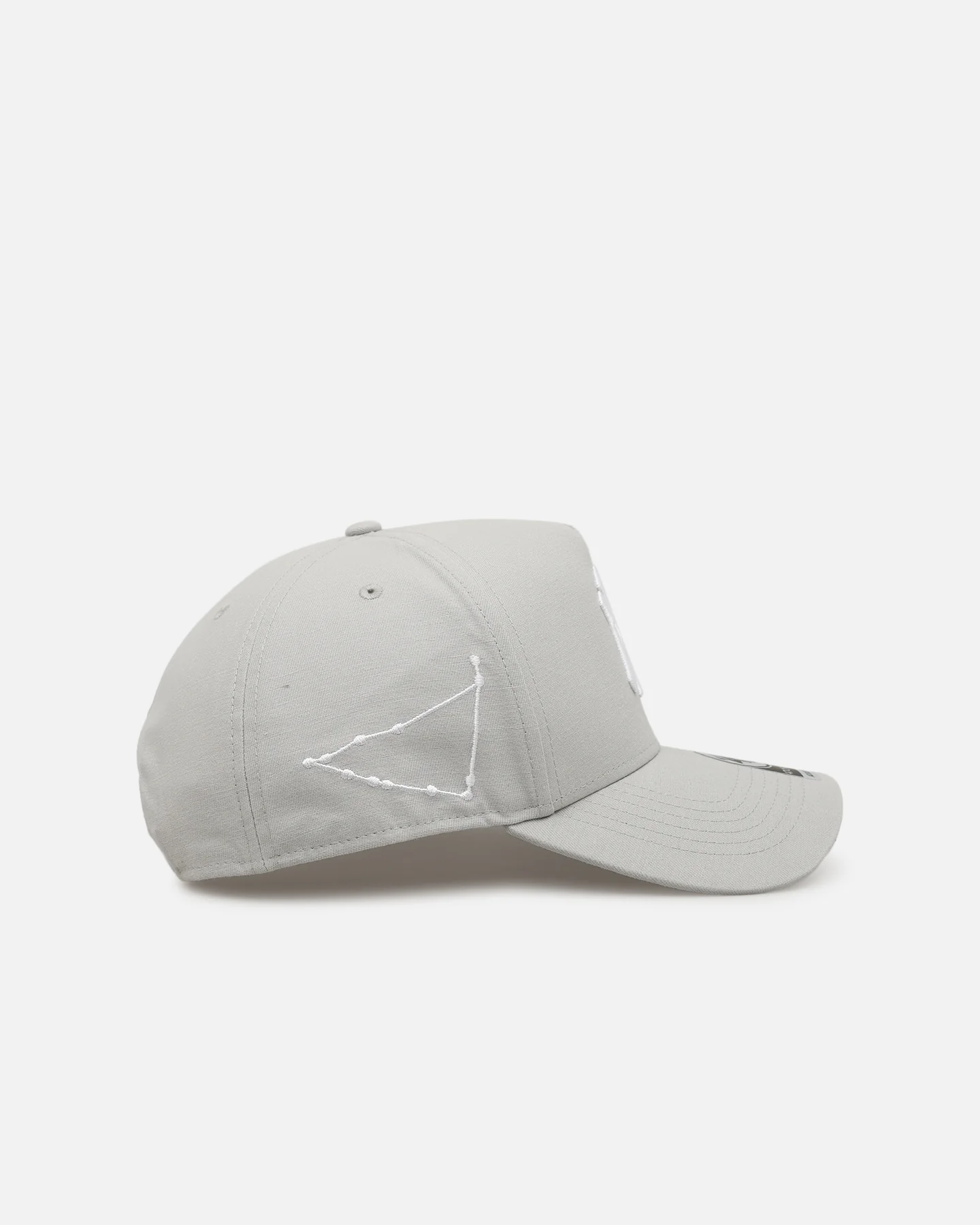 47 Brand New York Yankees 'Yankees Zodiac' Capricorn 47 Offside Snapback Grey - Image 3
