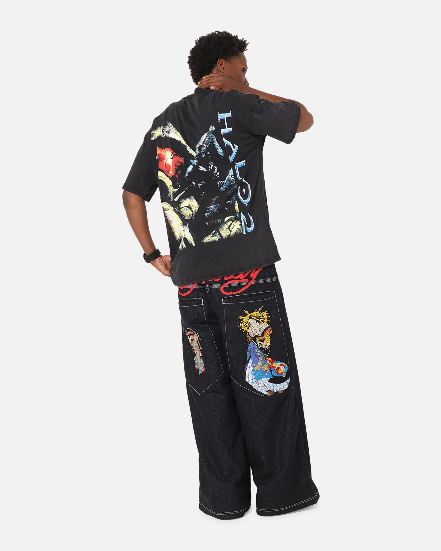 73Studio X Halo Halo 2 Masterchief Vintage T-Shirt Off Black - Image 4
