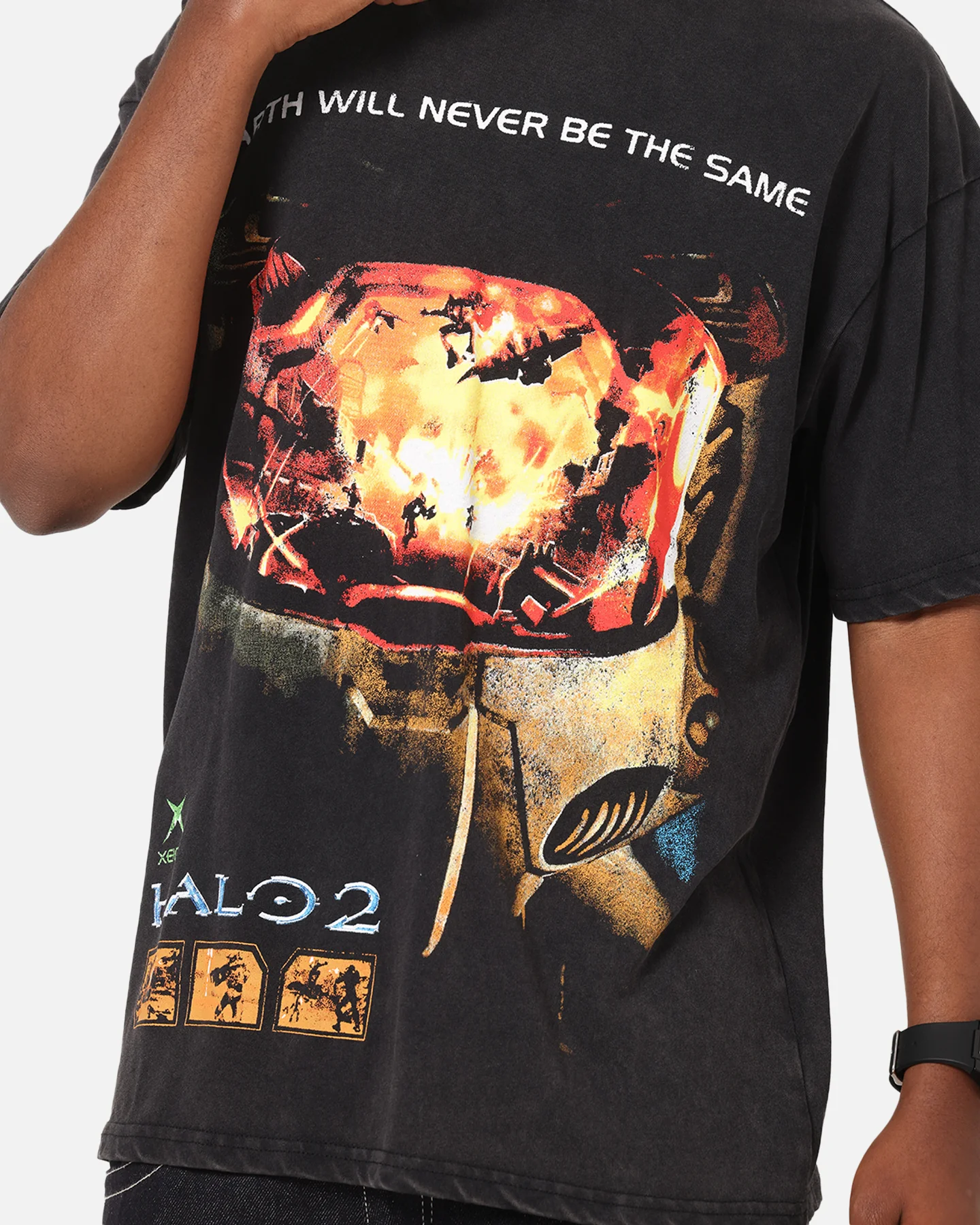 73Studio X Halo Halo 2 Masterchief Vintage T-Shirt Off Black - Image 7