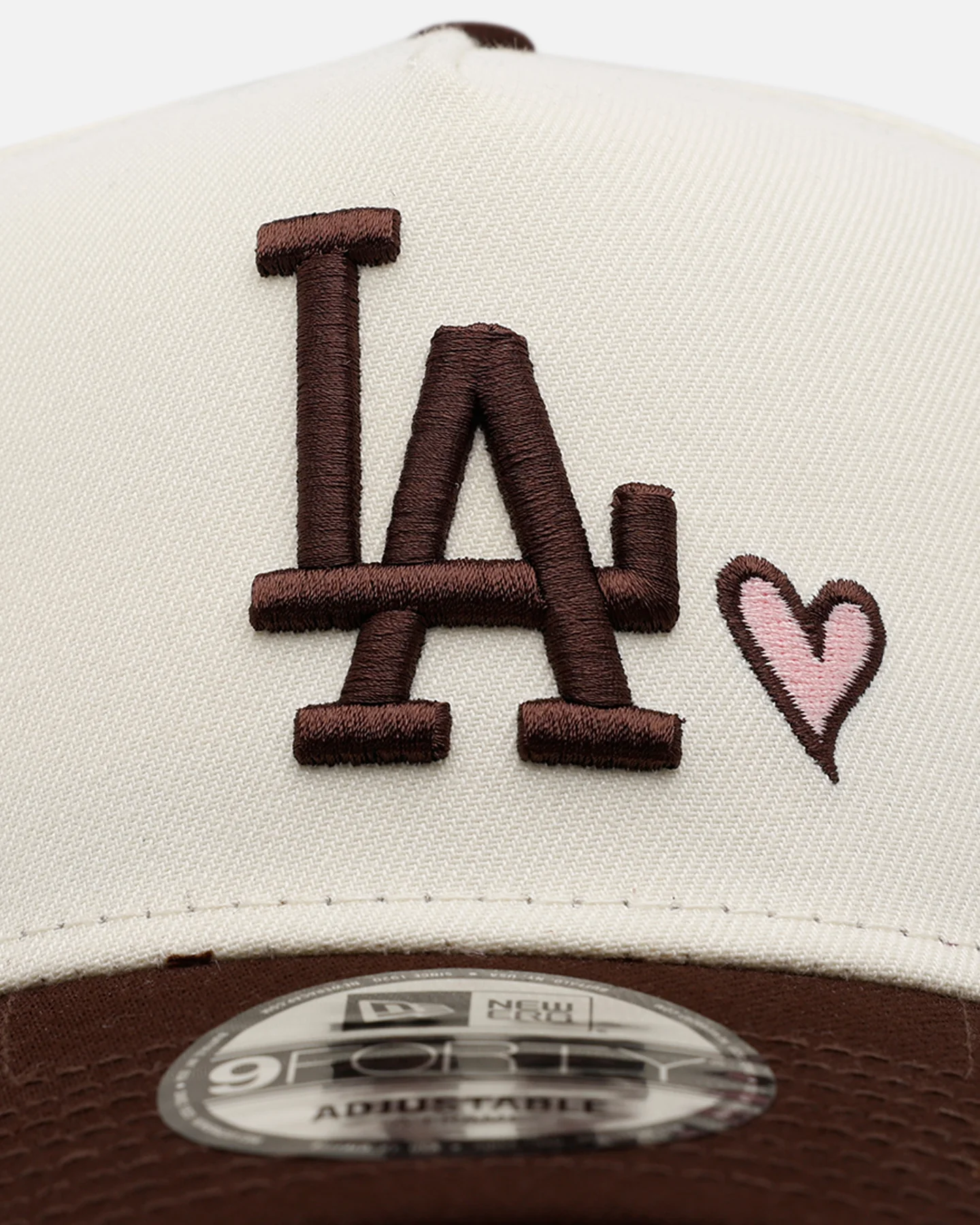 New Era Los Angeles Dodgers 'Pink Satin Pink Hearts Walnut' 9FORTY A-Frame Snapback Chrome/Walnut - Image 5