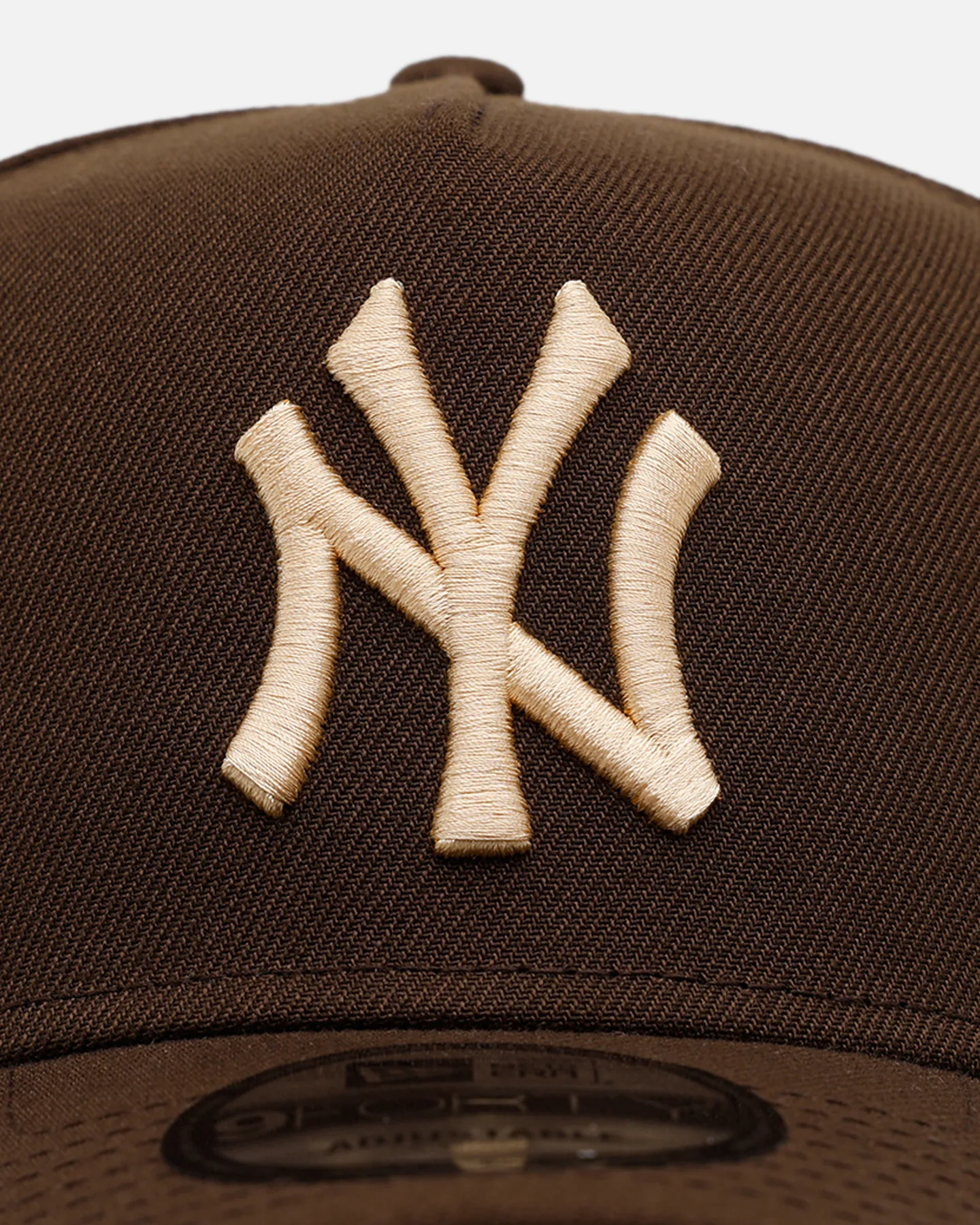 New Era New York Yankees 'Stay Classy' 9FORTY A-Frame Snapback Walnut - Image 5