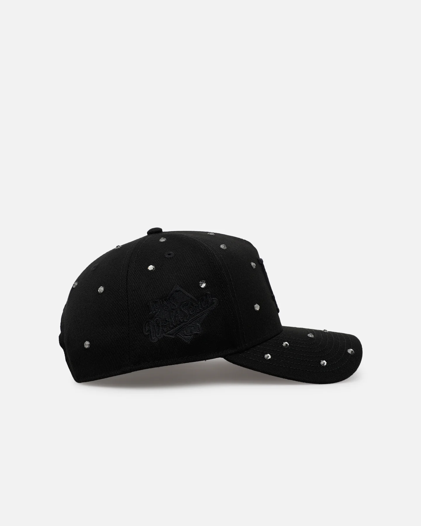 New Era Los Angeles Dodgers 'All Black Embellishment' 9FORTY A-Frame Snapback Black/Black - Image 3