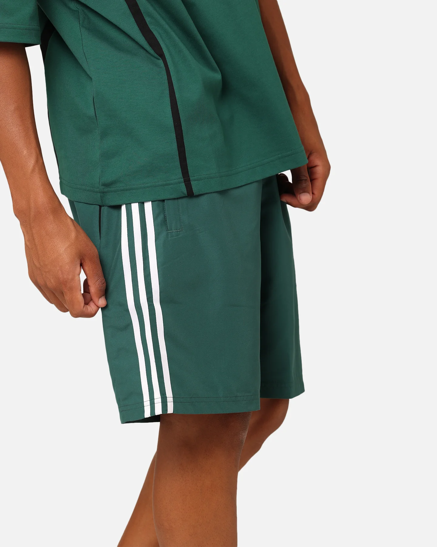 Adidas Oversized Shorts Collegiate Green - Image 3