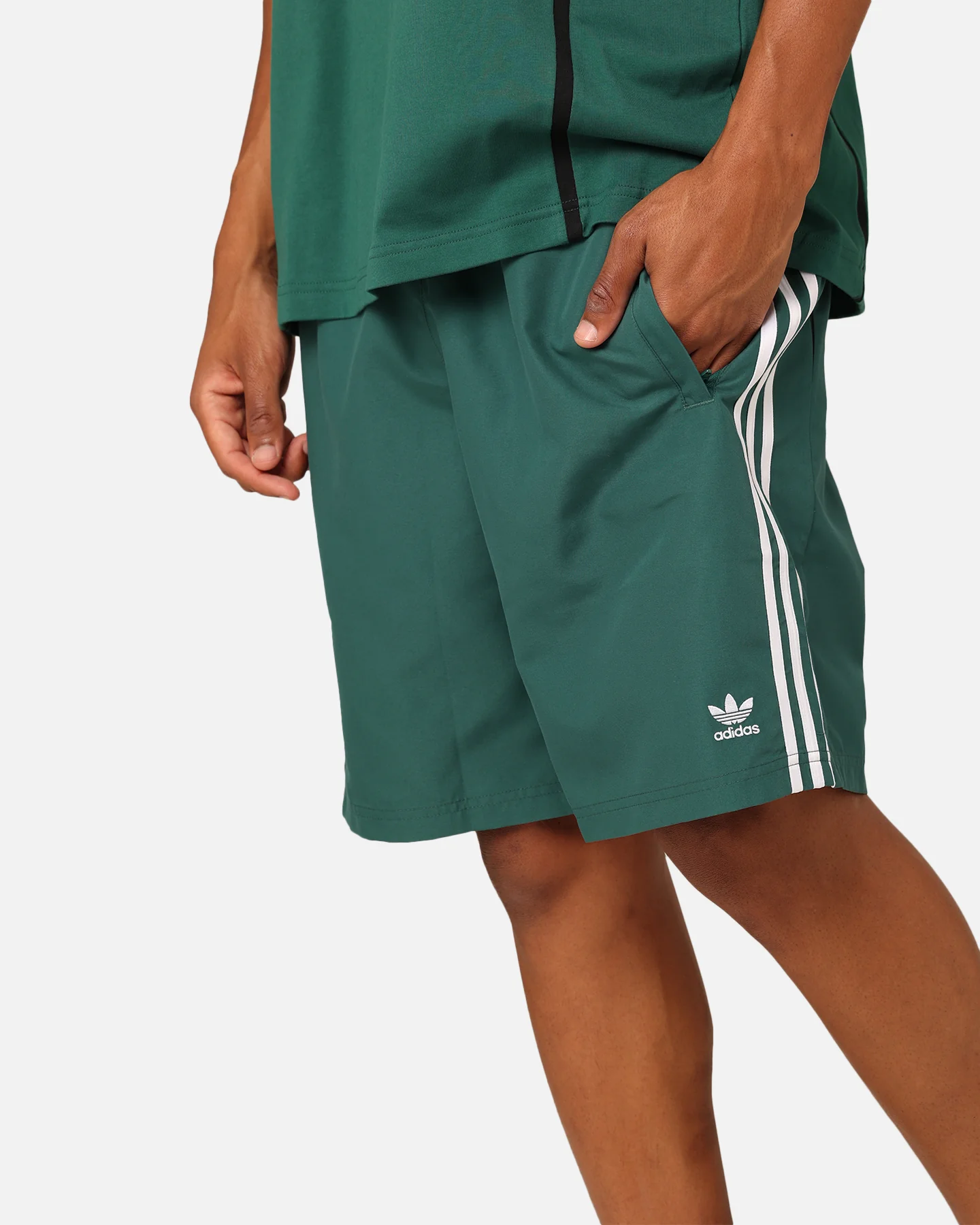 Adidas Oversized Shorts Collegiate Green - Image 4