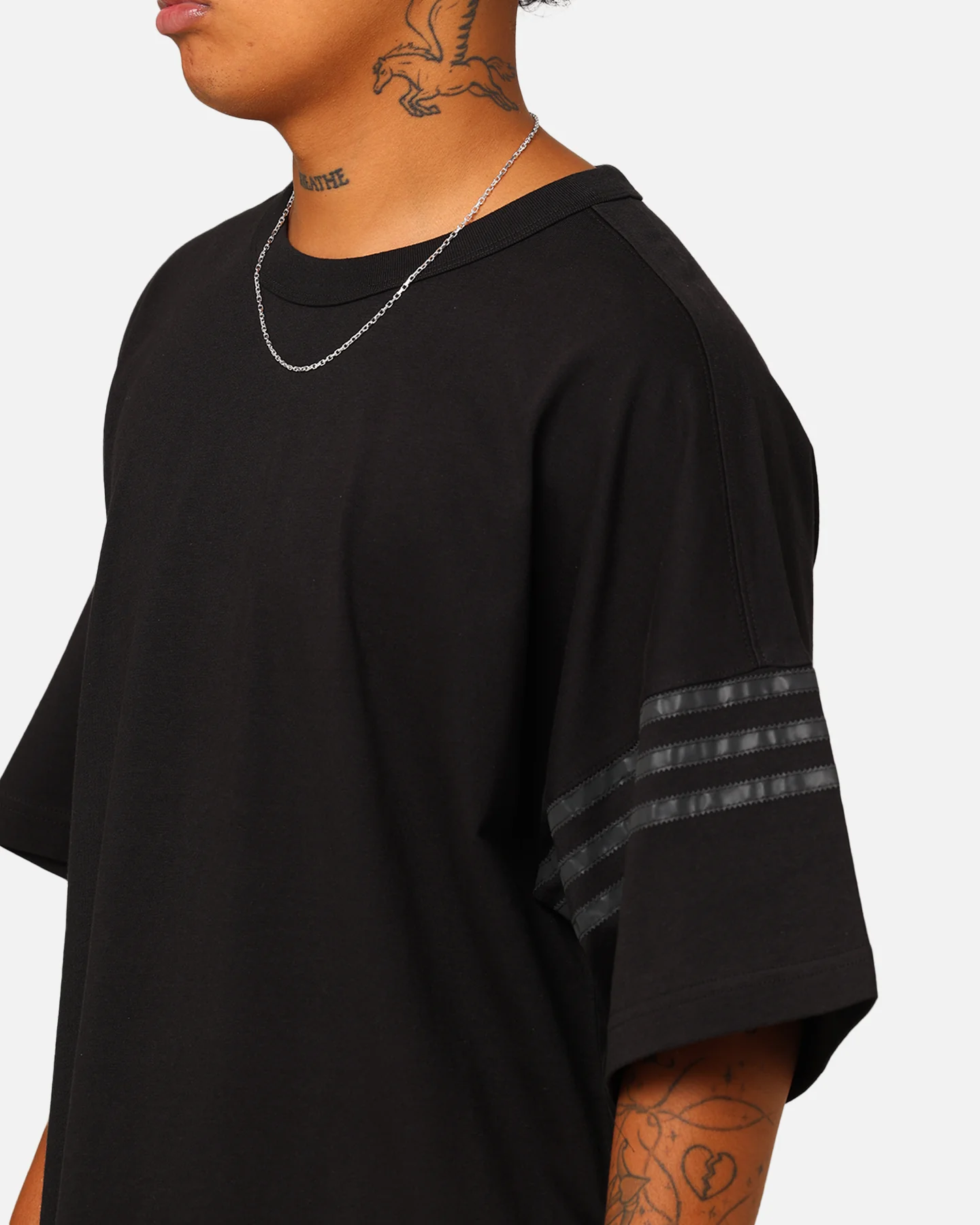 Adidas Street Neuclassic T-Shirt Black - Image 7