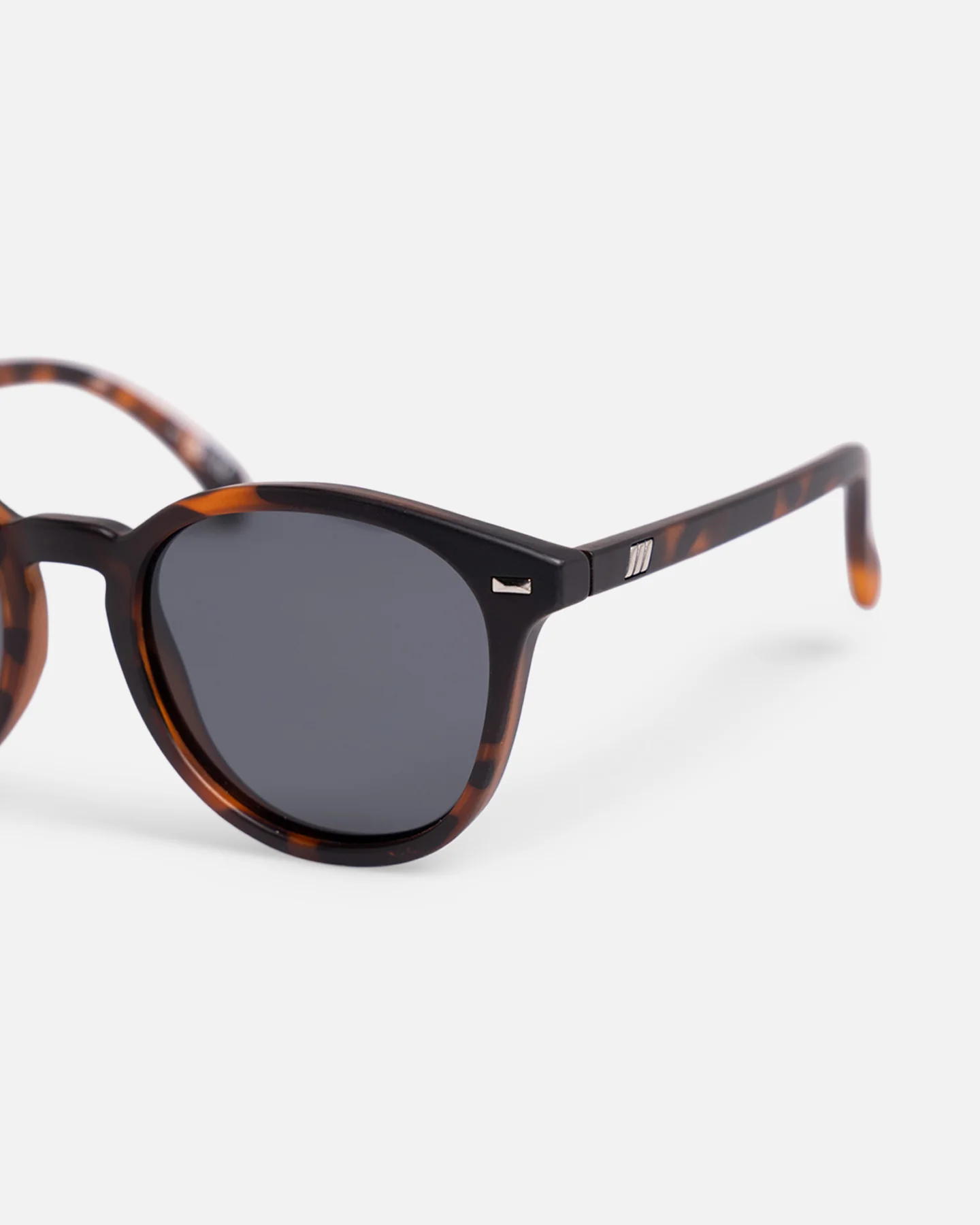 Le Specs Bandwagon Sunglasses Matte Tort/Smoke - Image 9