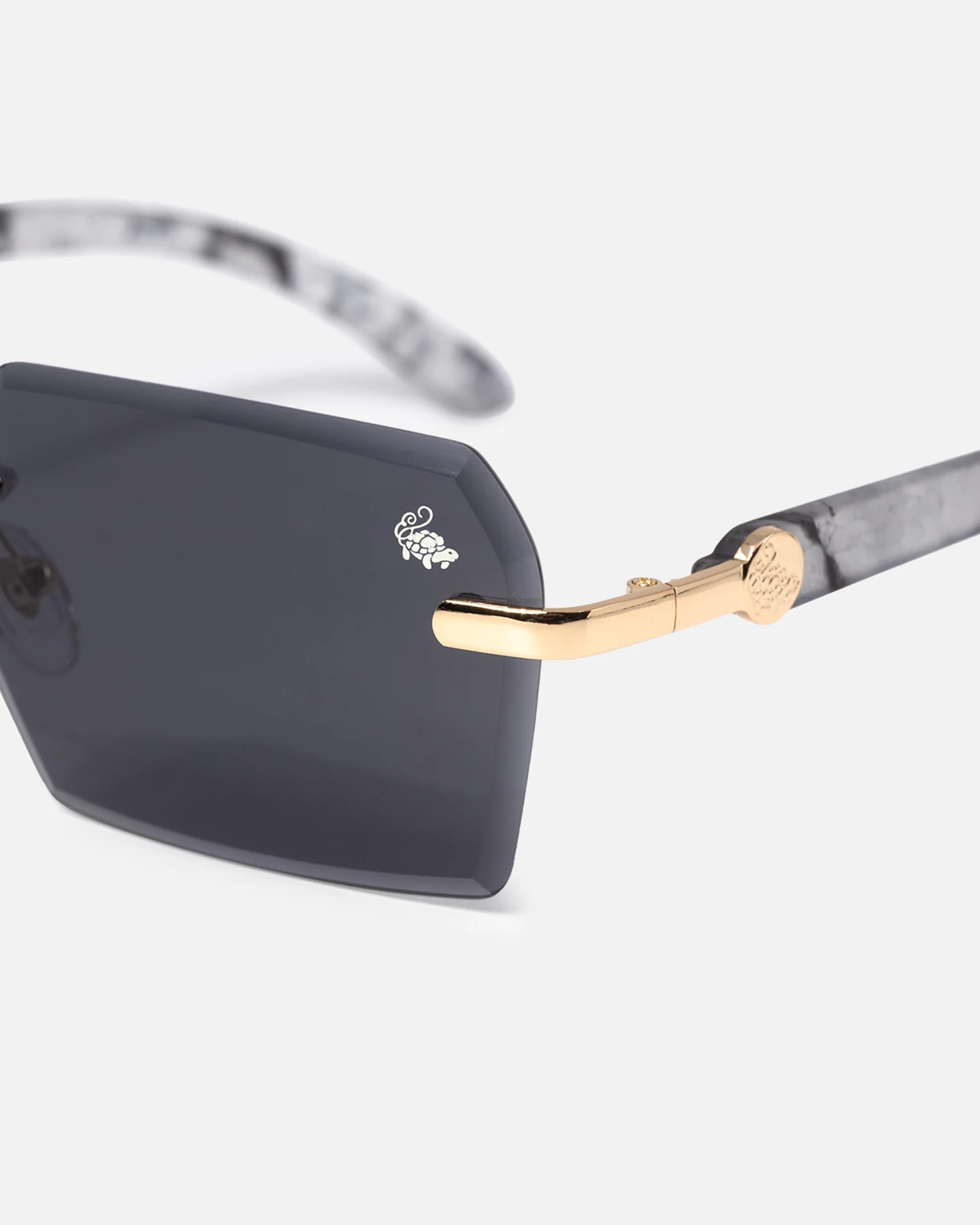Belvoir & Co Kennedy Sunglasses Black/Gold - Image 6