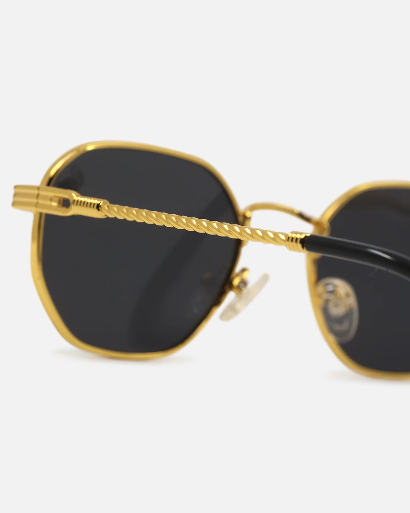 Belvoir & Co Maxwell Sunglasses Gold/Black - Image 3