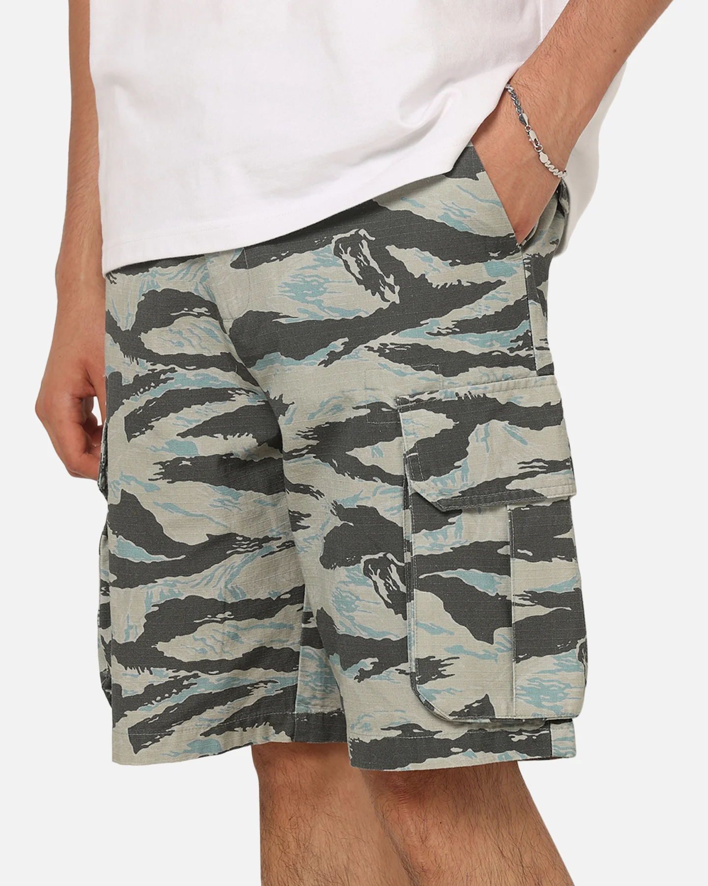 Carre Depot Cargo Shorts Tiger Camo - Image 4