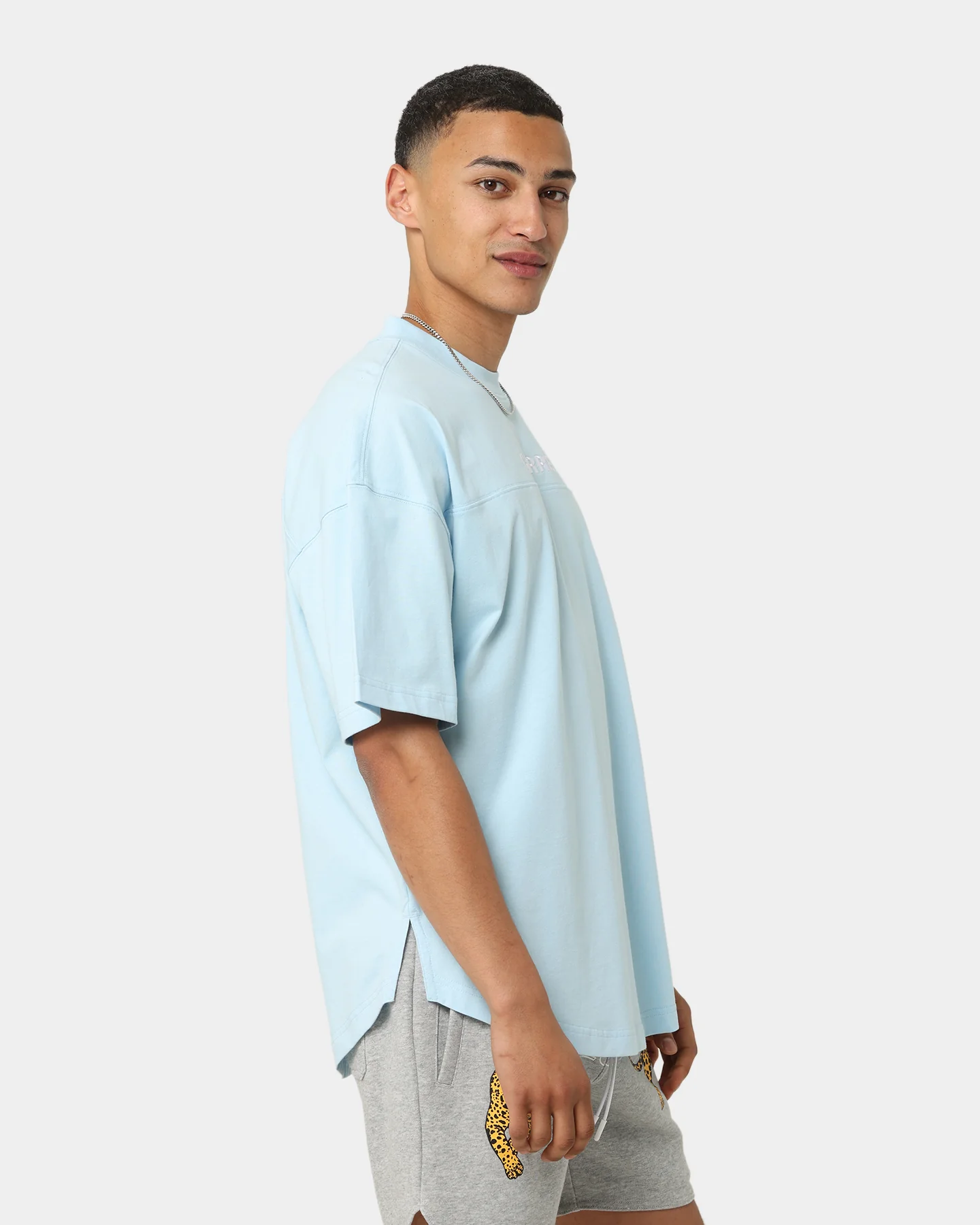 Carré Grid Iron Oversized T-Shirt Light Blue - Image 6