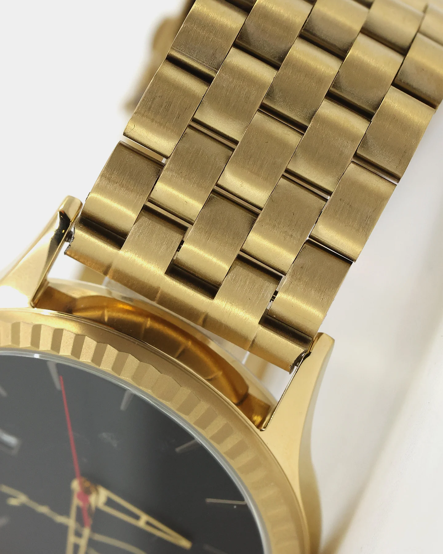 Carré Remy 2.0 Watch Gold/Black - Image 10