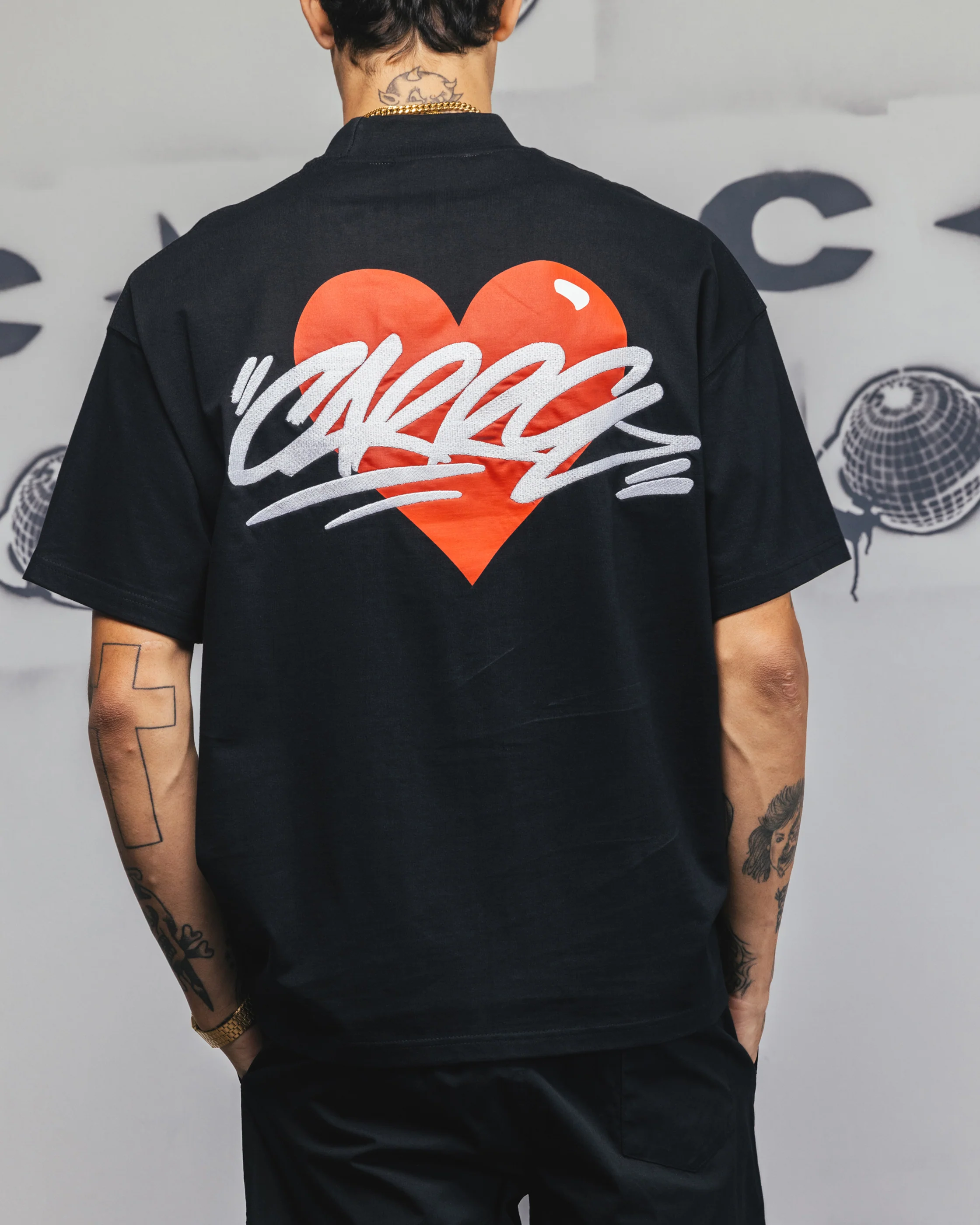 Carre Romance T-Shirt Black - Image 8