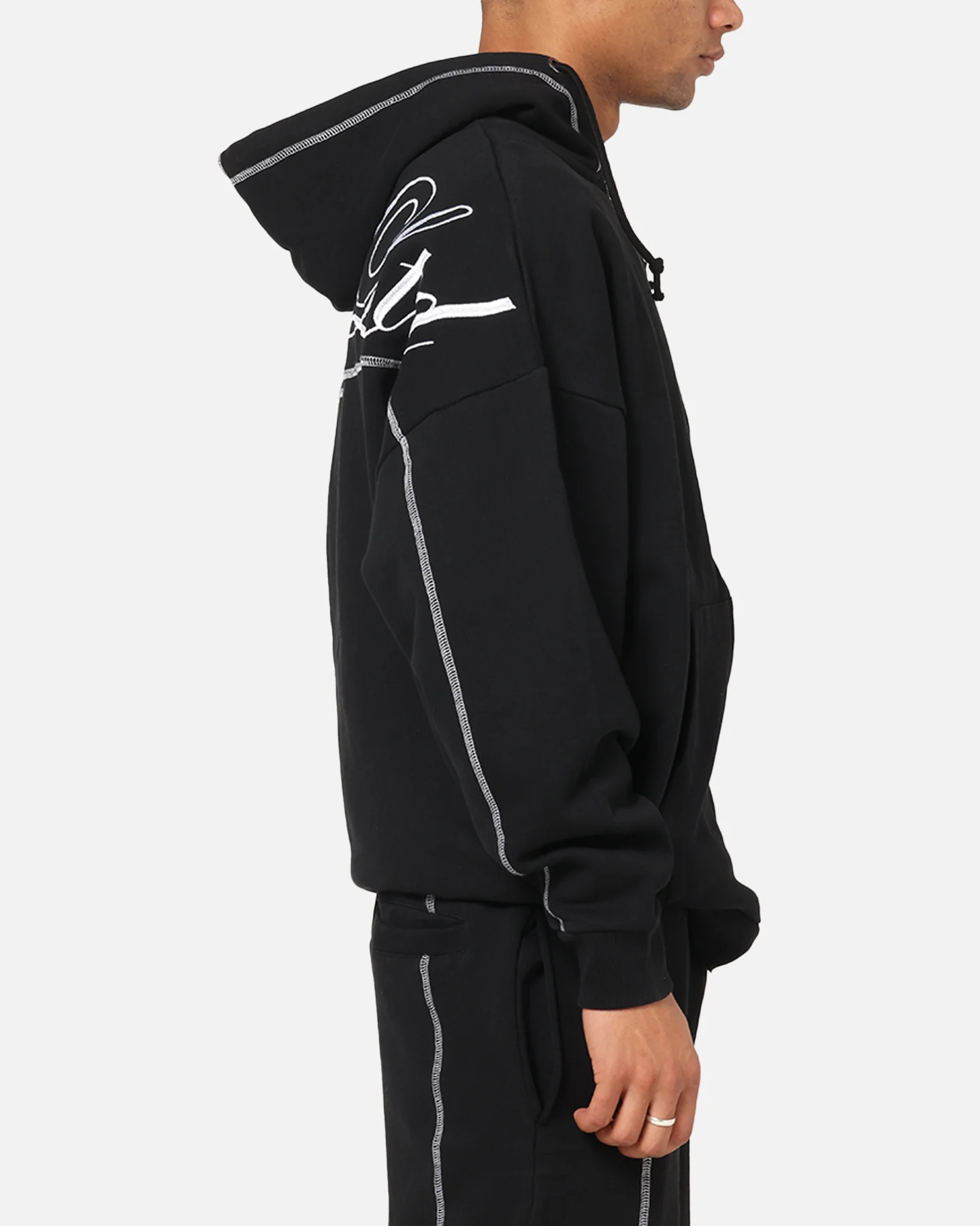 Carre Script Hoodie Black - Image 5
