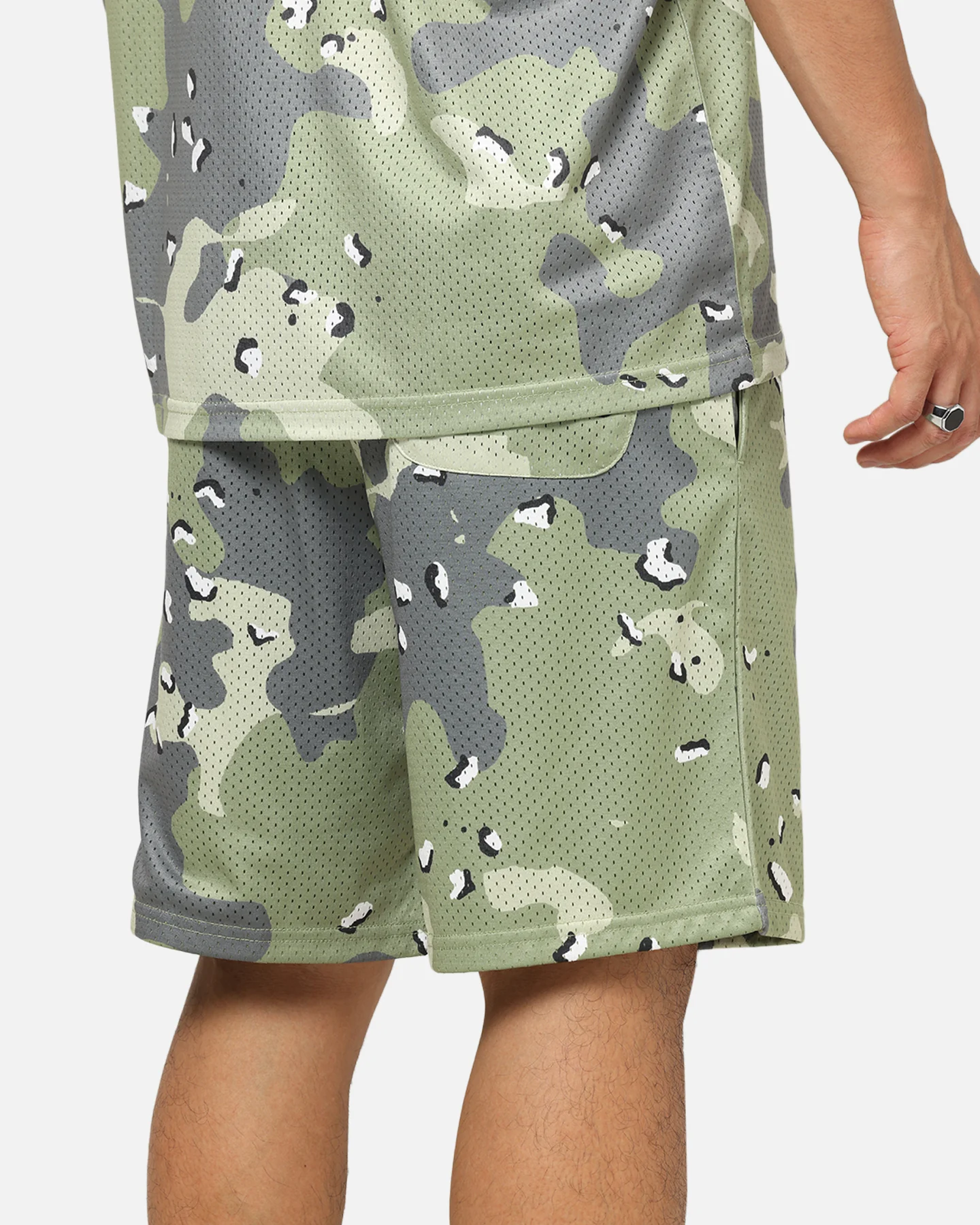 Carre Sideline Basketball Shorts Green Camo - Image 4