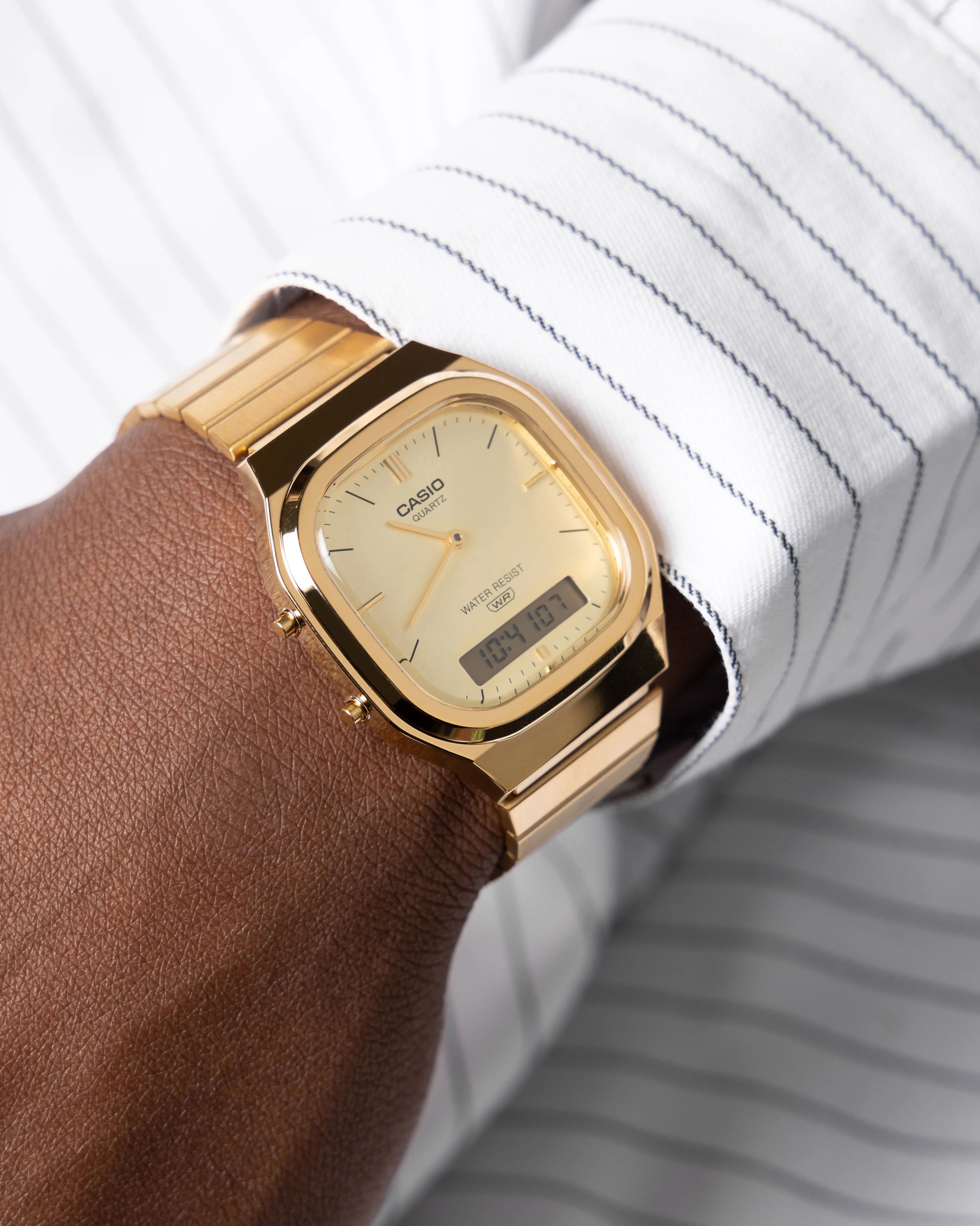 Casio AQ240EG-9A Watch Gold/Gold - Image 4