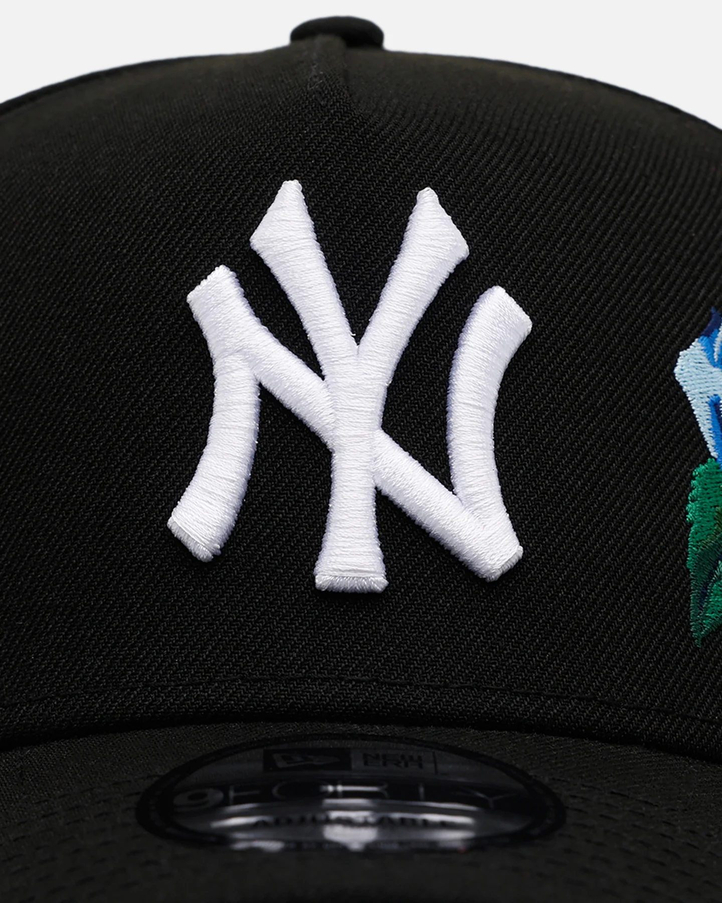 New Era New York Yankees 'Blue Rose' 9FORTY A-Frame Snapback Black/Blue - Image 5
