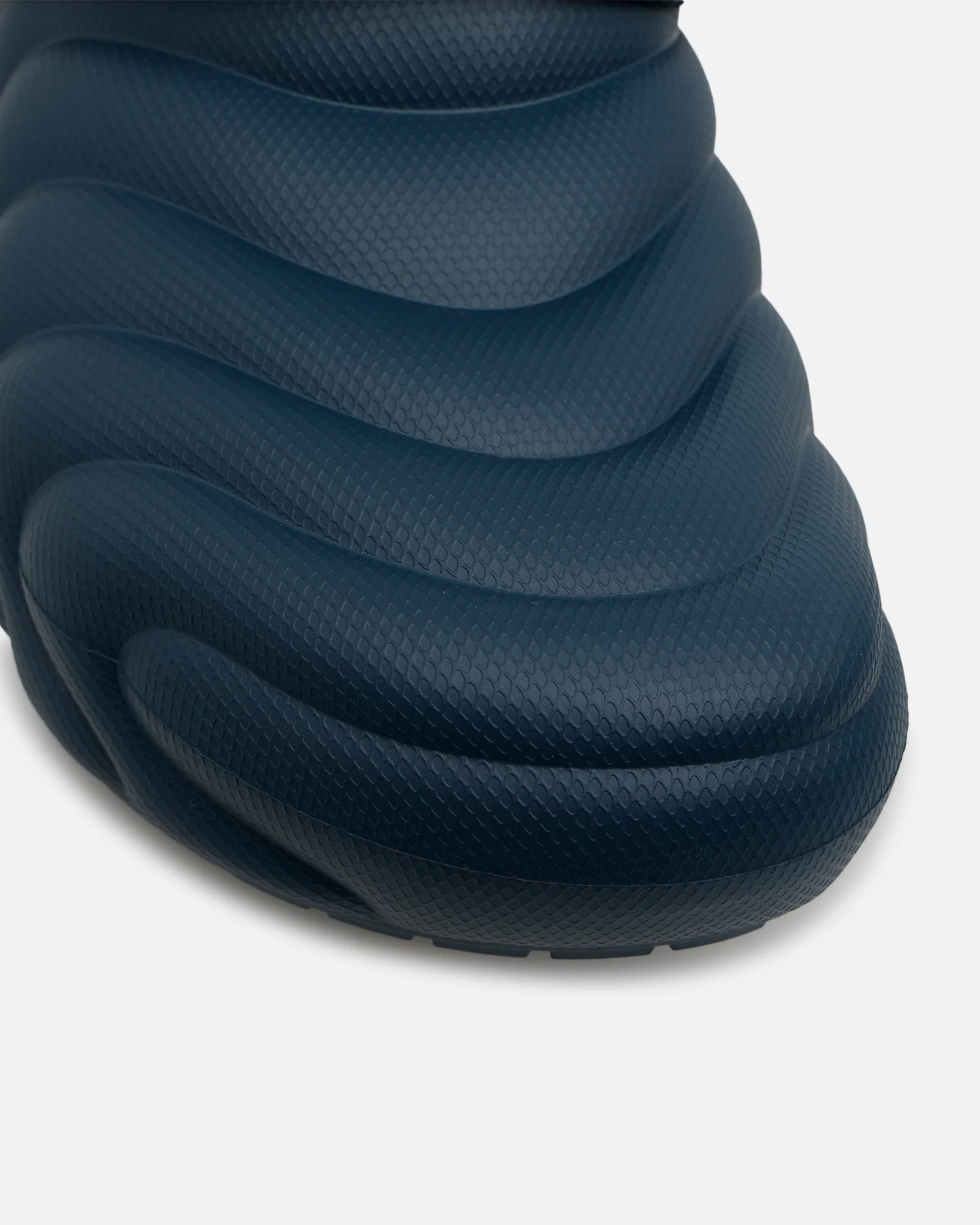 Crocs Classic Lined Over Puff Clog Midnight Blue - Image 6