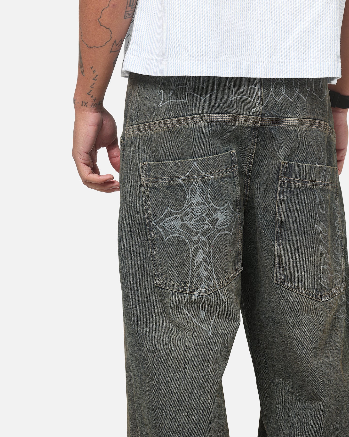Ed Hardy Ghost Tattoo Ultra Wide Jeans Dirty Denim - Image 3