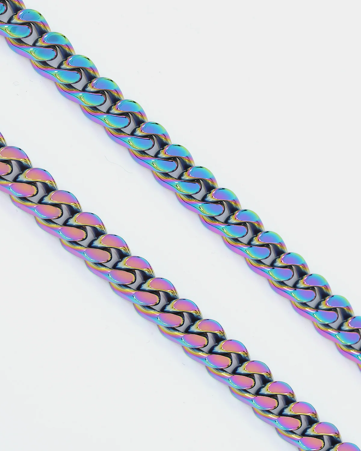 Guess Mainline 23" 8mm Curb Chain Iridescent - Image 3