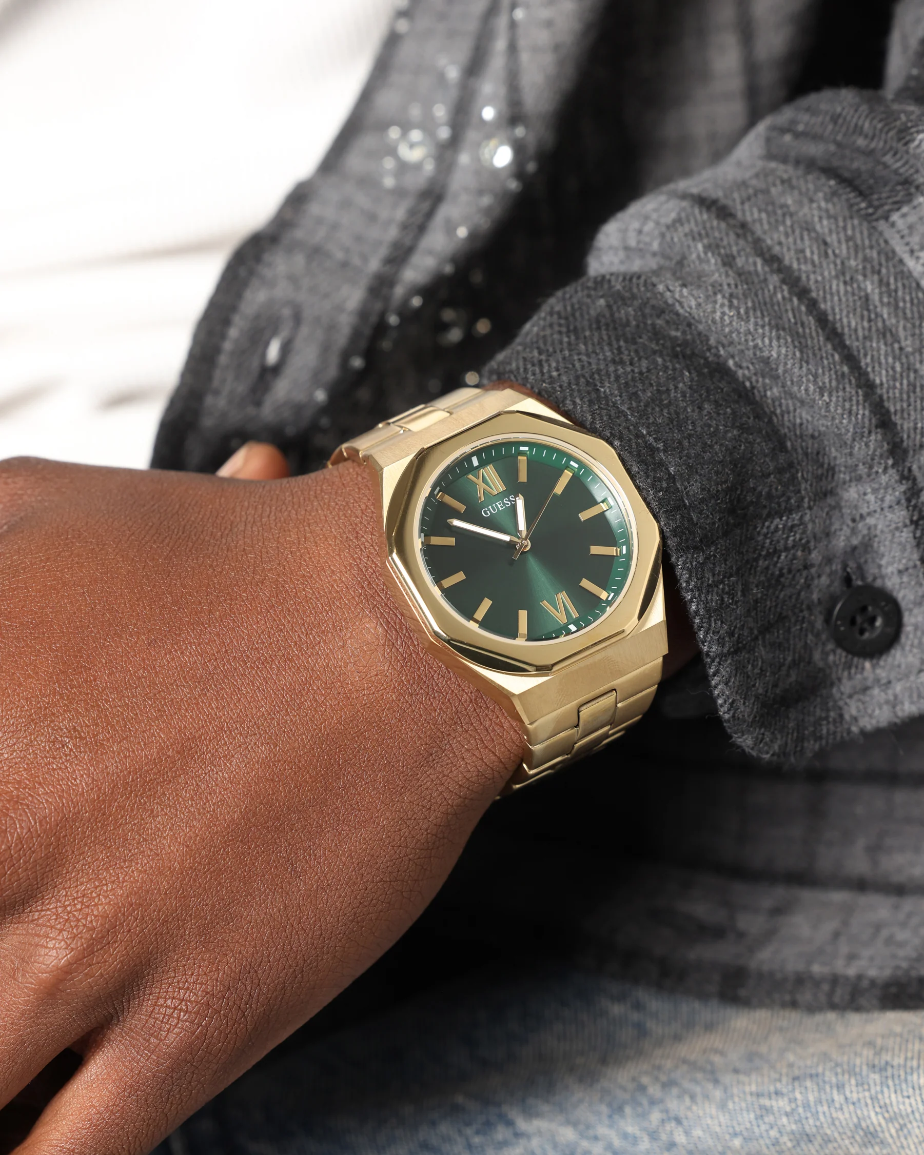 Guess Mainline Emperor Bracelet Watch Gold - Image 4