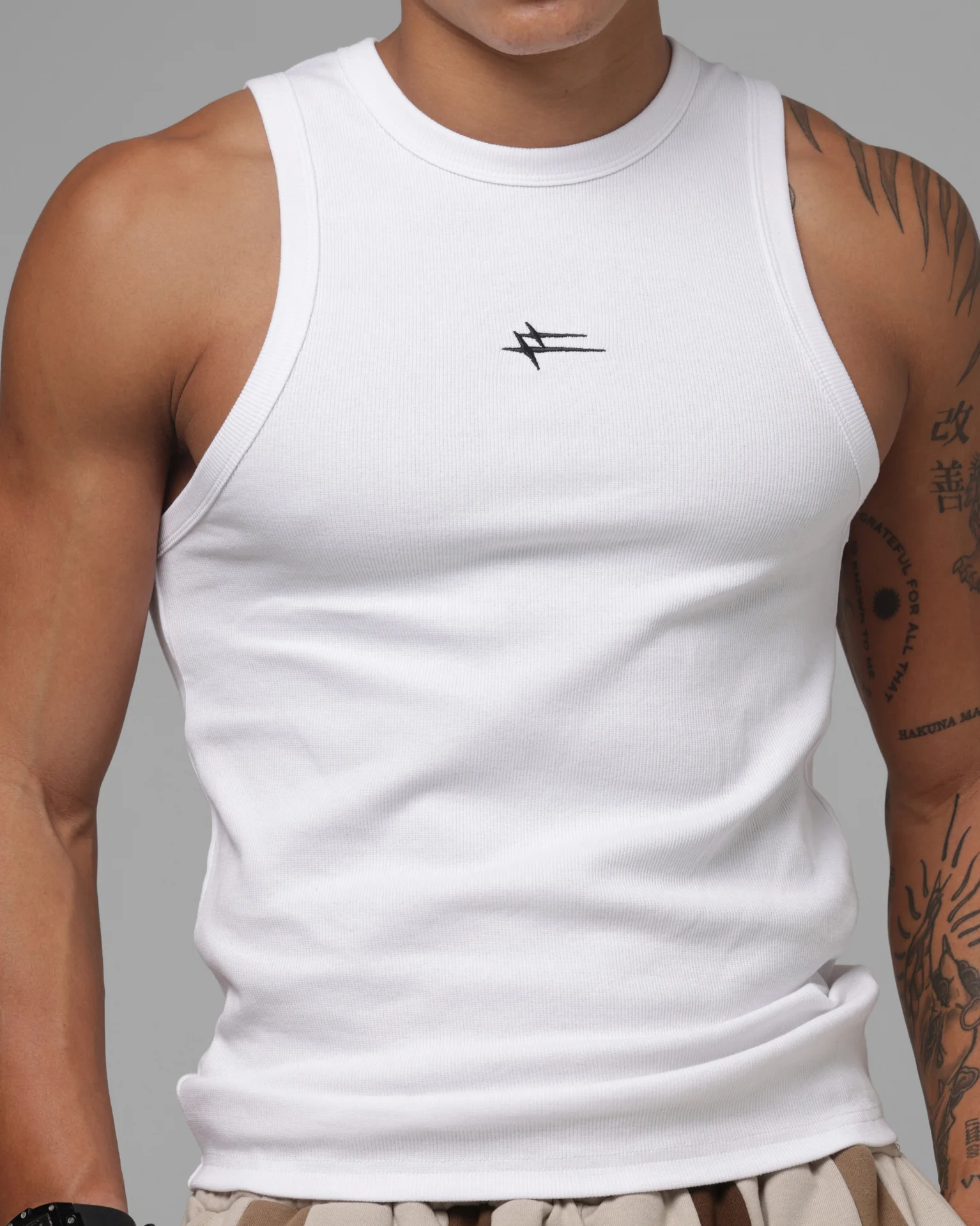 Loiter Hybrid Tank Off White - Image 6