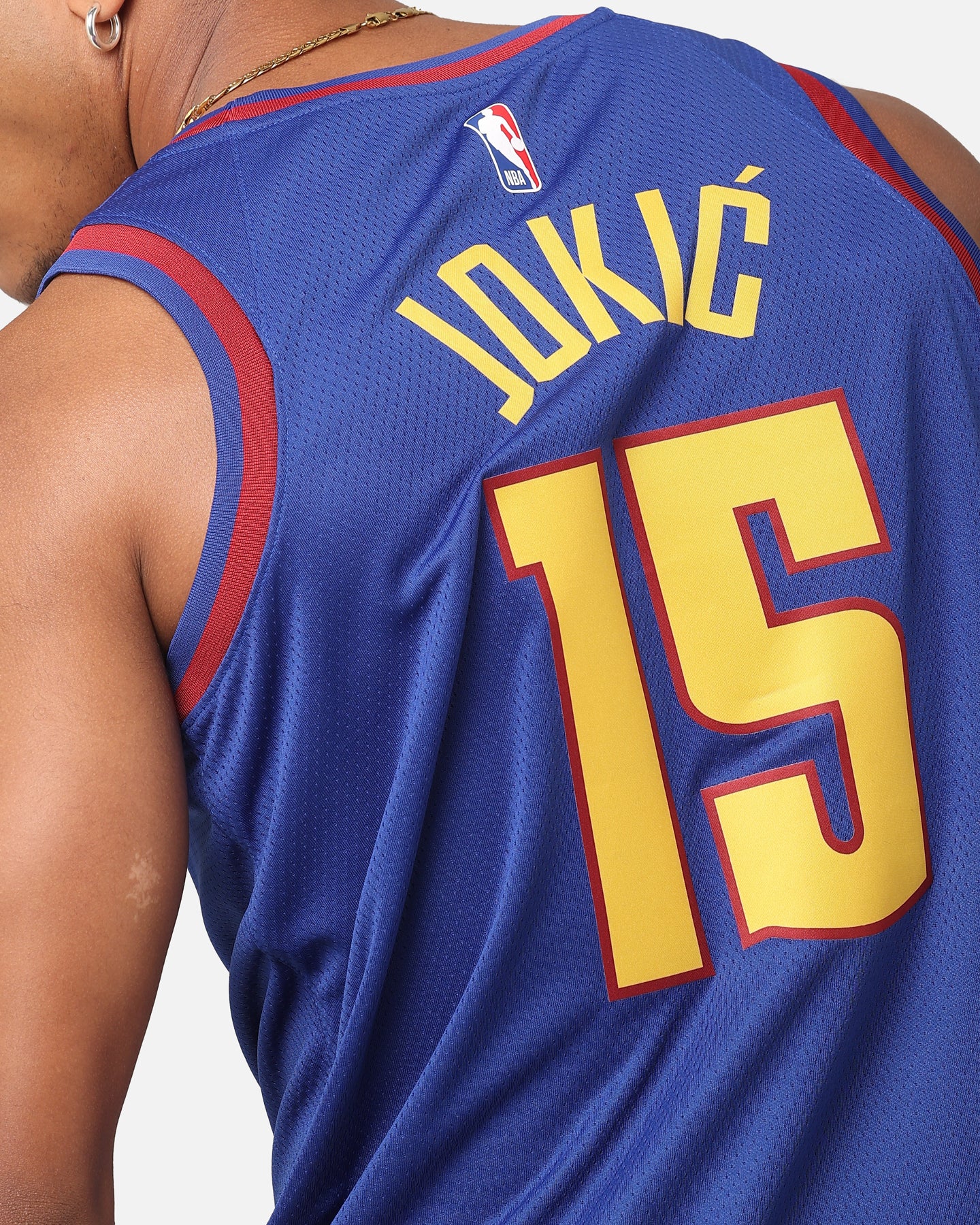 Jordan Denver Nuggets Nikola Jokić Statement Edition 2022/23 Dri-FIT Swingman Jersey Rush Blue/Team Crimson - Image 7