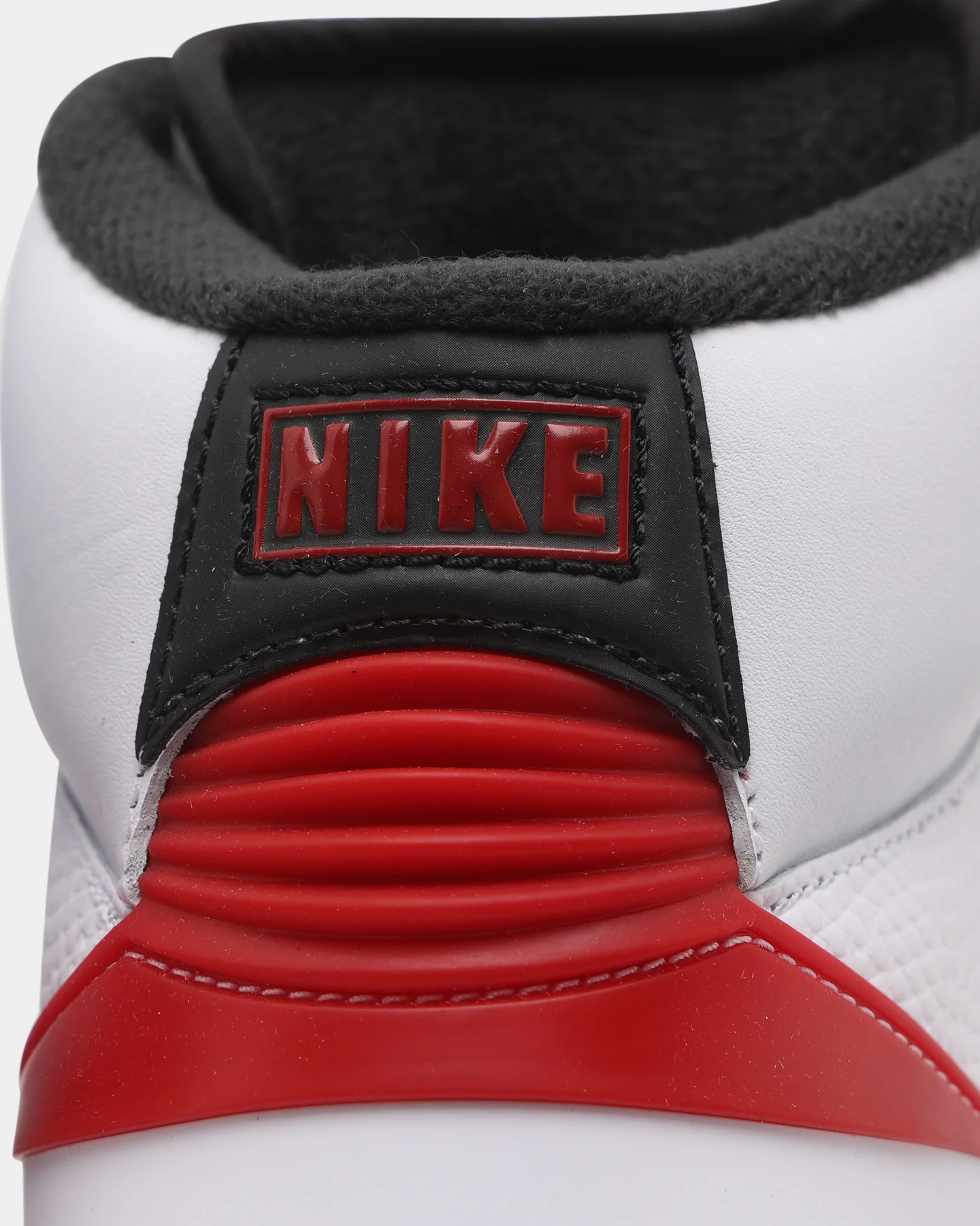 Jordan Kids' Air Jordan 2 Retro (GS) "Chicago" White/Varsity Red - Image 8