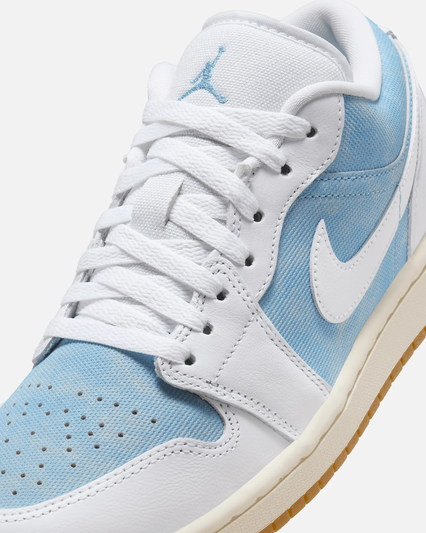 Jordan Women's Air Jordan 1 Low SE "Denim" Blue/Gum - Image 6
