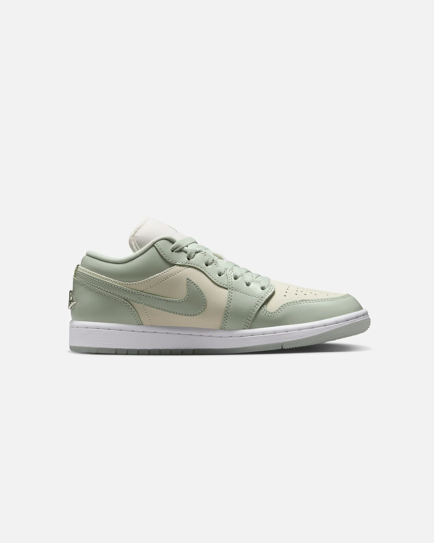 Jordan Women's Air Jordan 1 Low SE Sail/Seafoam Metallic Silver - Image 4