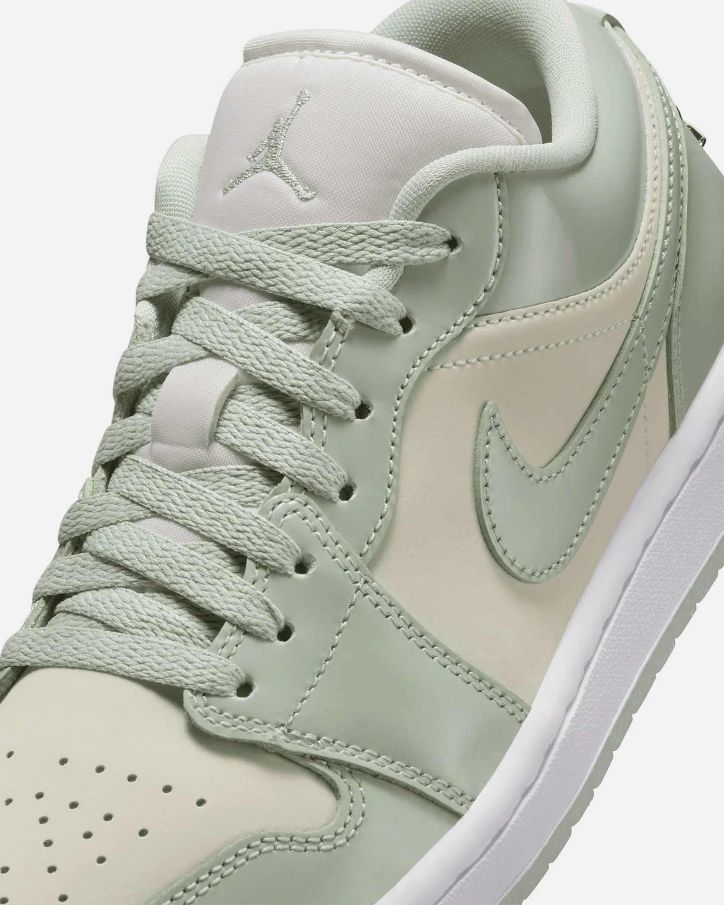 Jordan Women's Air Jordan 1 Low SE Sail/Seafoam Metallic Silver - Image 6