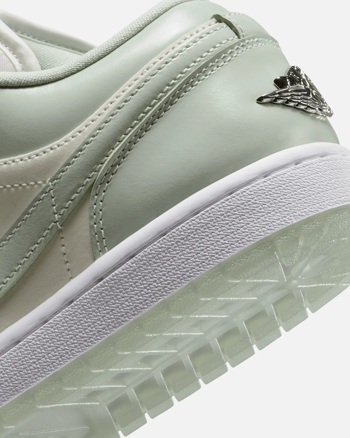 Jordan Women's Air Jordan 1 Low SE Sail/Seafoam Metallic Silver - Image 8