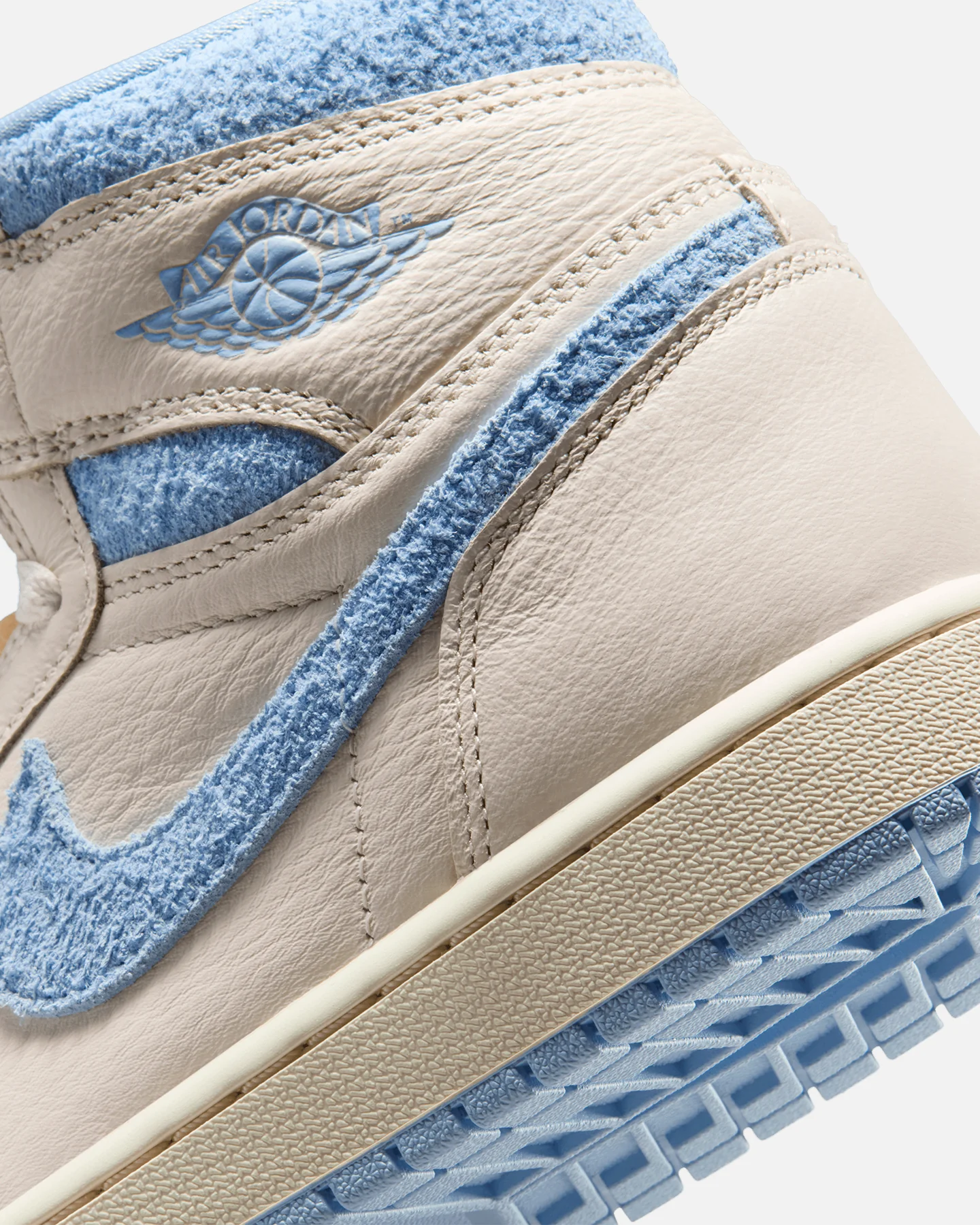 Jordan Women's Air Jordan 1 Retro High OG "Psychic Blue" Pale Ivory - Image 8