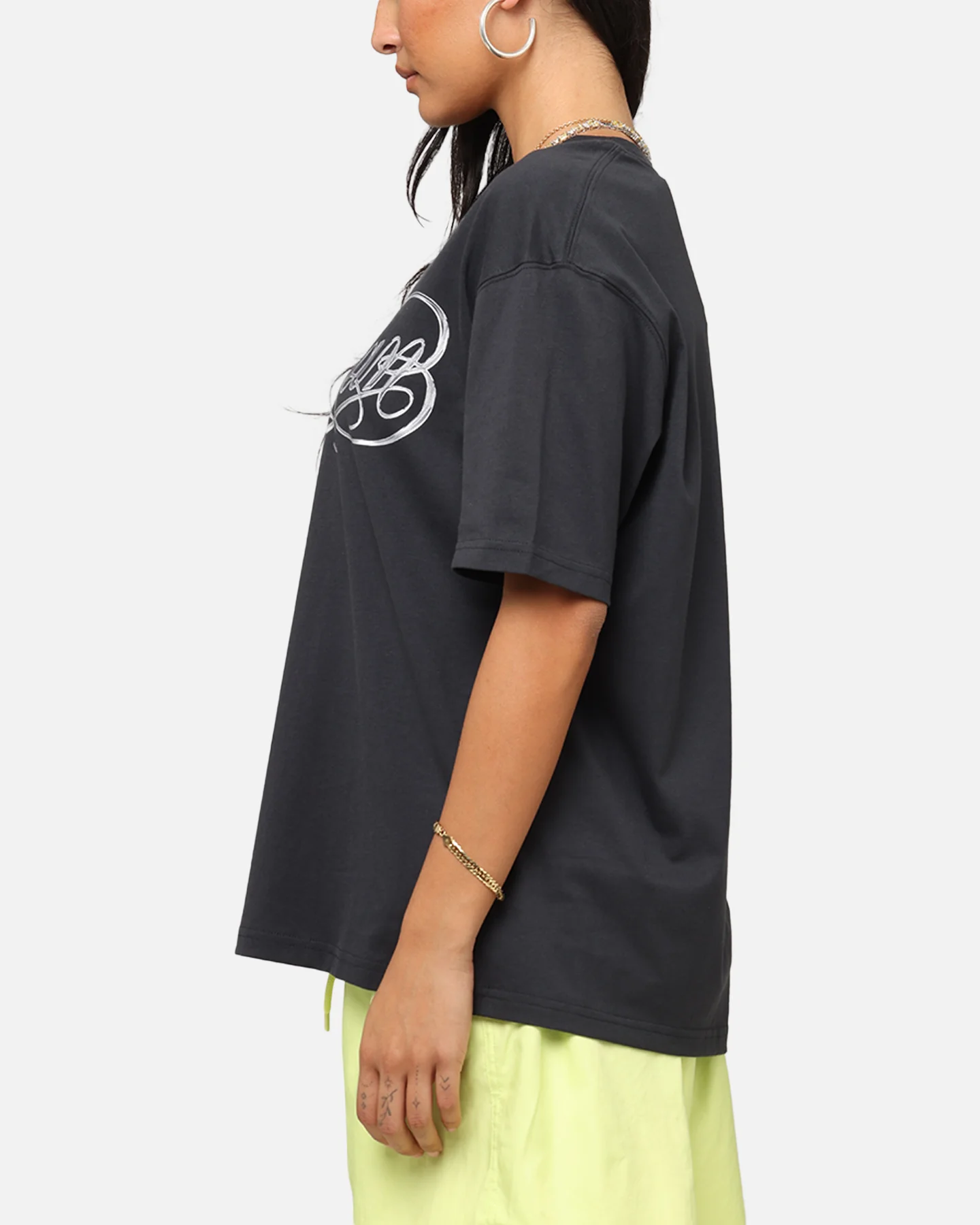 Jordan Women's Graphic Metallic T-Shirt Off Noir - Image 5