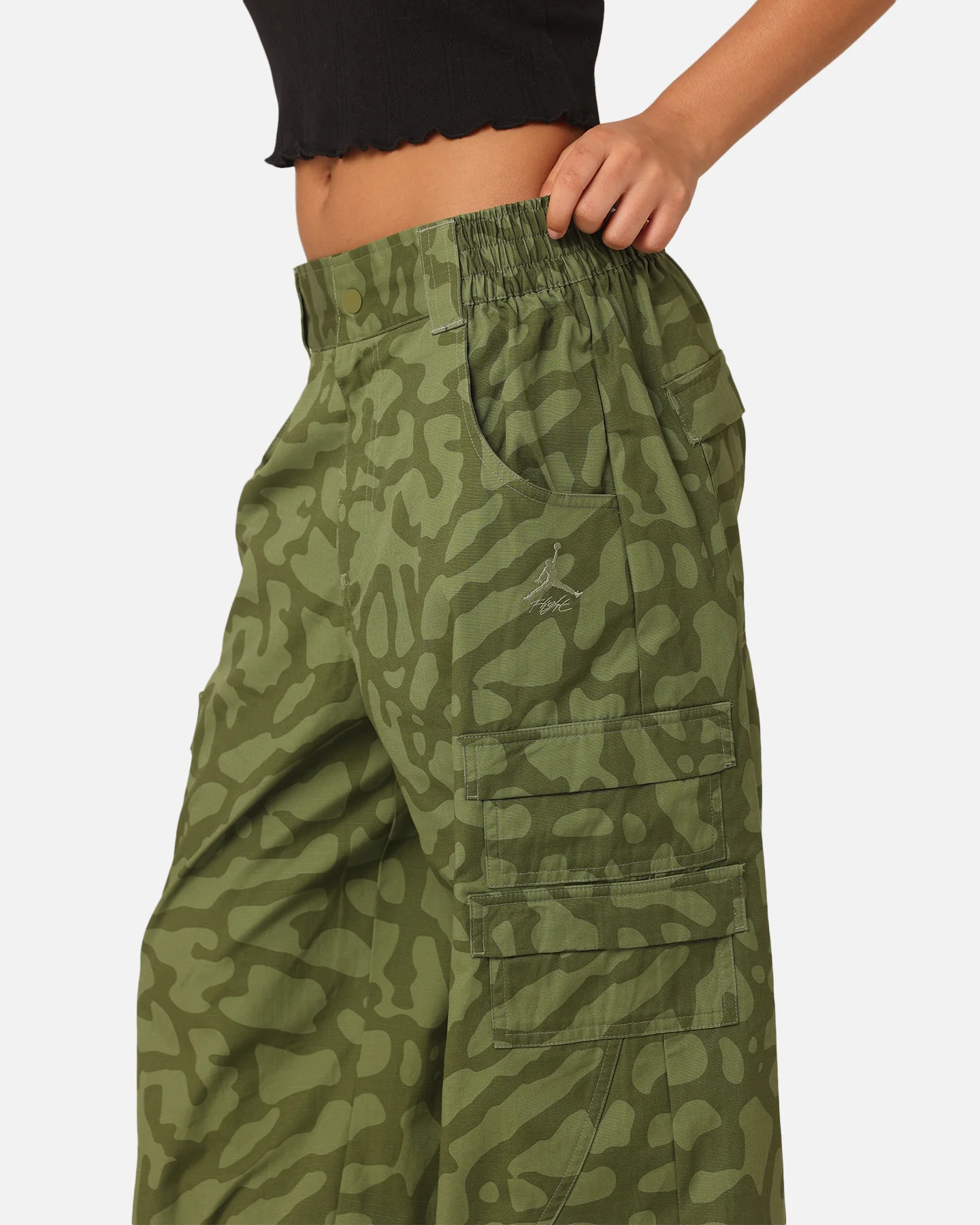 Jordan Women's Heavyweight Chicago Pants Sky J Light Olive - Image 4