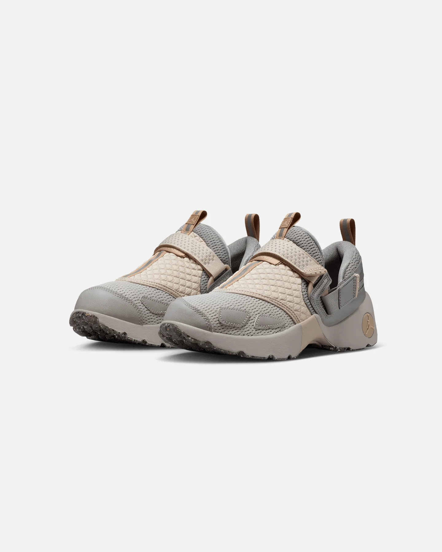 Jordan Women's Trunner LX Lt Iron Ore - Image 2