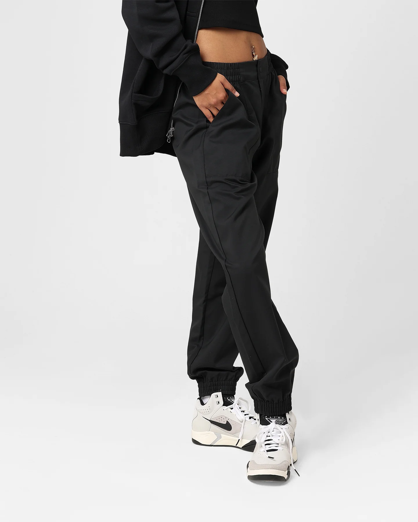 Jordan Women's Woven Core Pants Black/Smoke Grey - Image 5