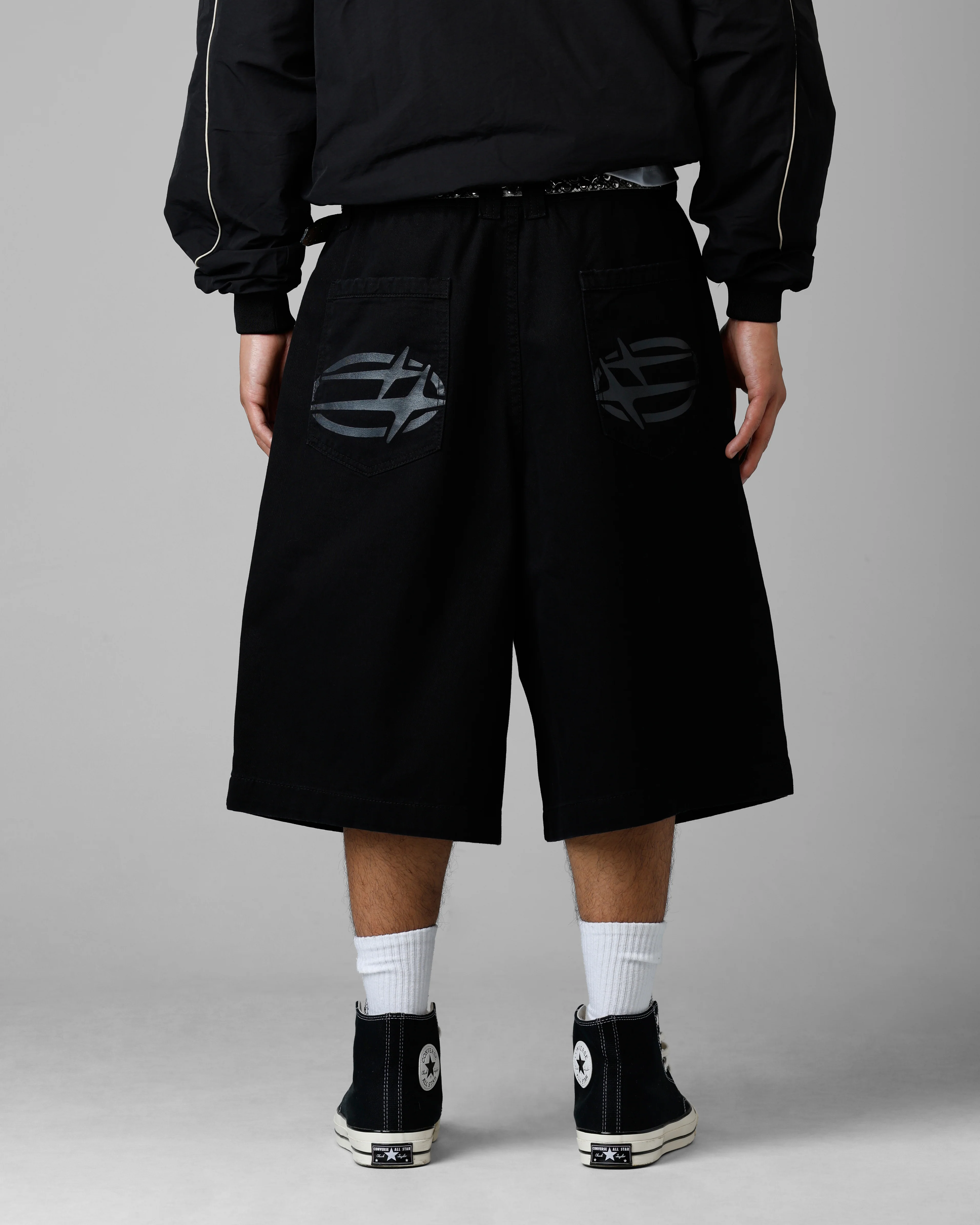 Loiter 3 Quarter Shorts Black - Image 6