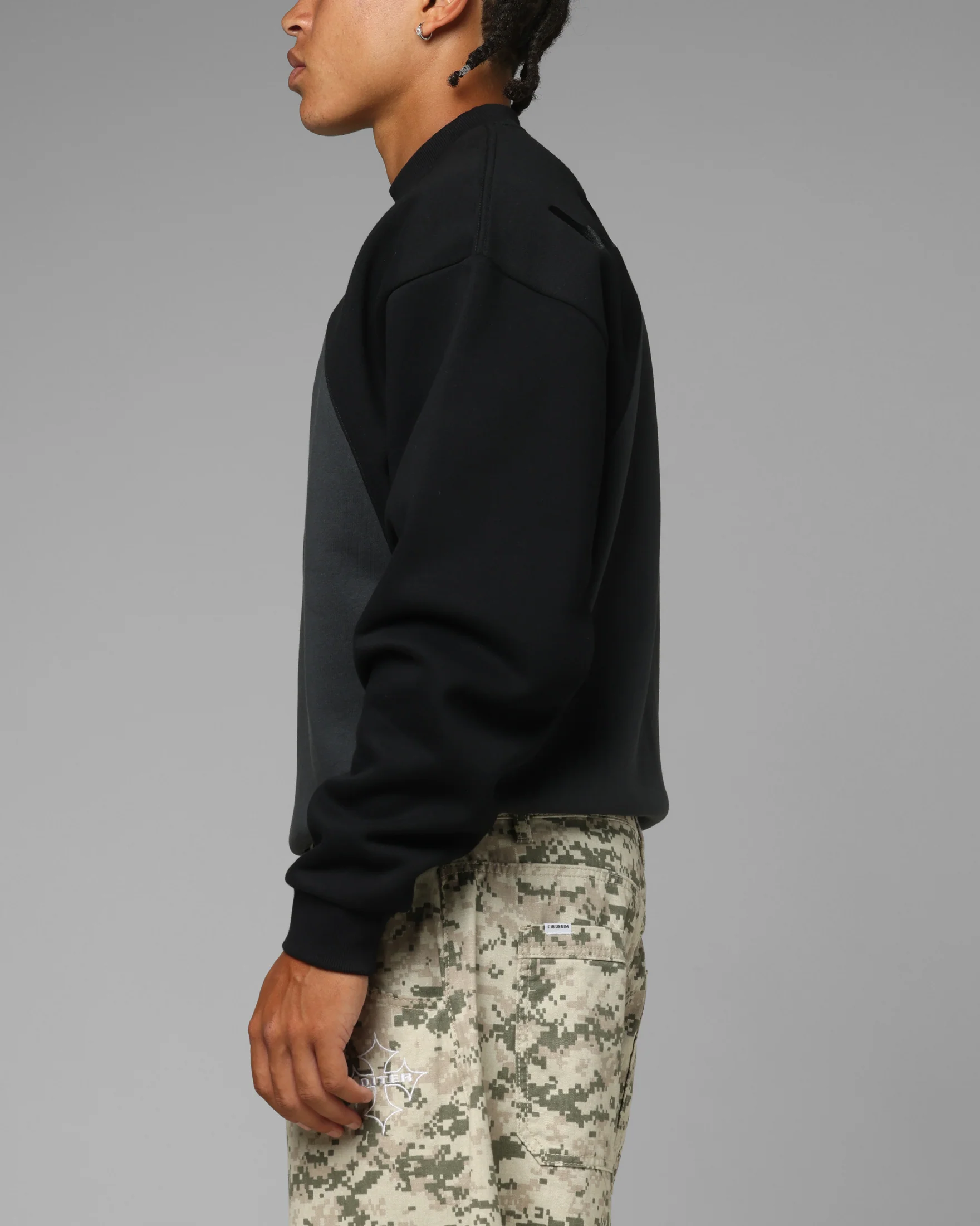 Loiter 4K Panel Crewneck Black - Image 6