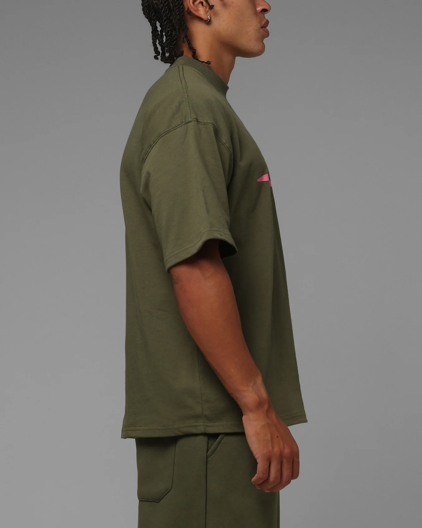 Loiter Hybrid Premium T-Shirt Olive/Pink - Image 4