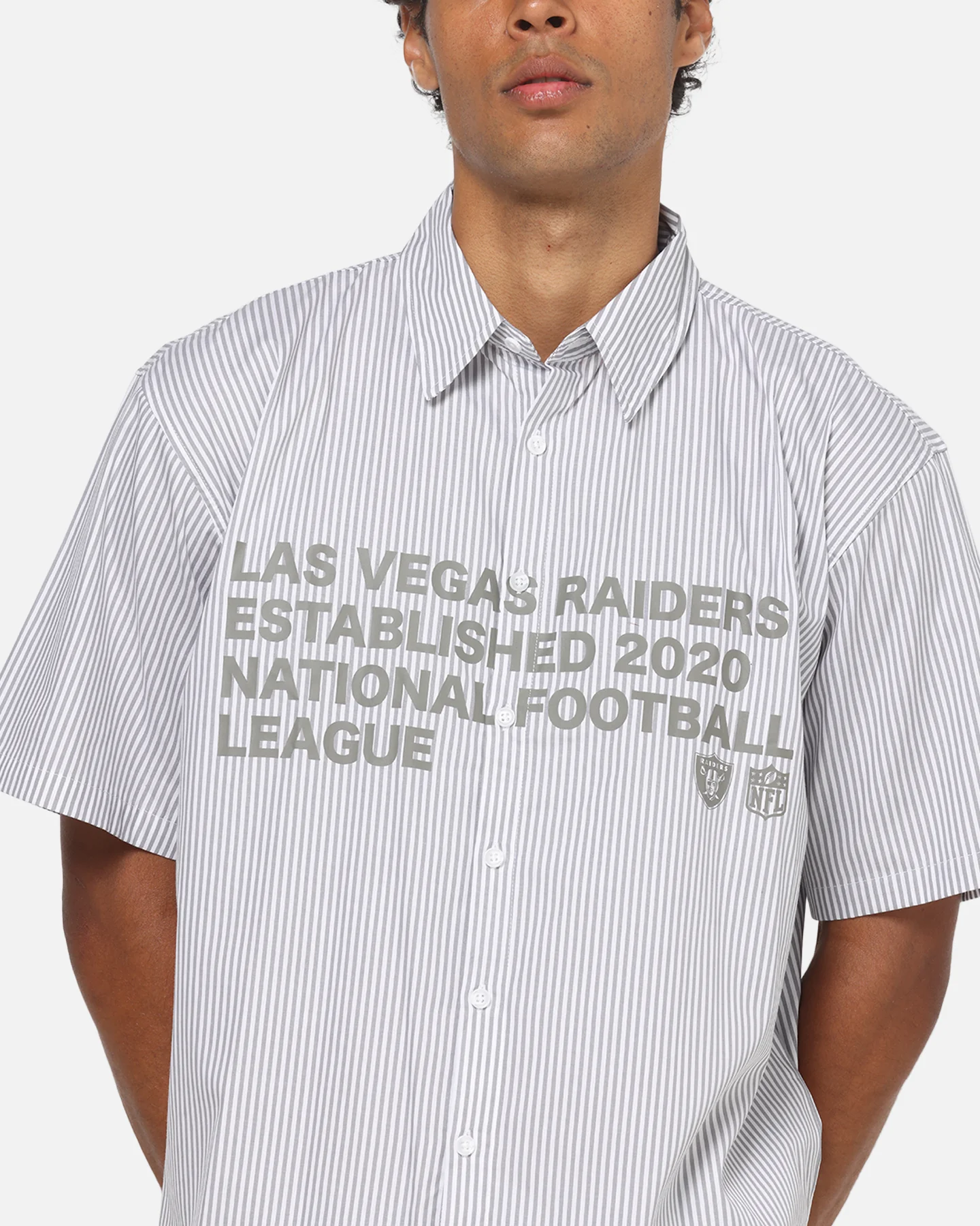 Majest Athletic Las Vegas Raiders Graphic Boxy Shirt White/Navy - Image 7