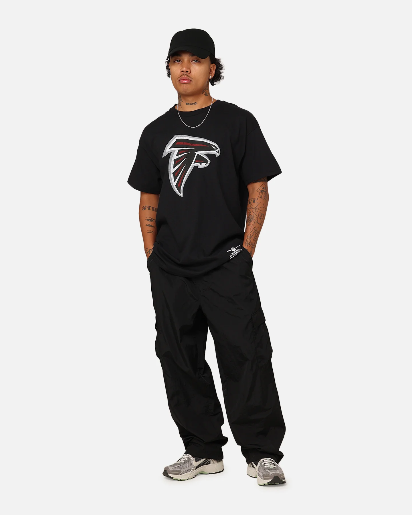 Majestic Athletic Atlanta Falcons Team Crest T-Shirt Black - Image 2