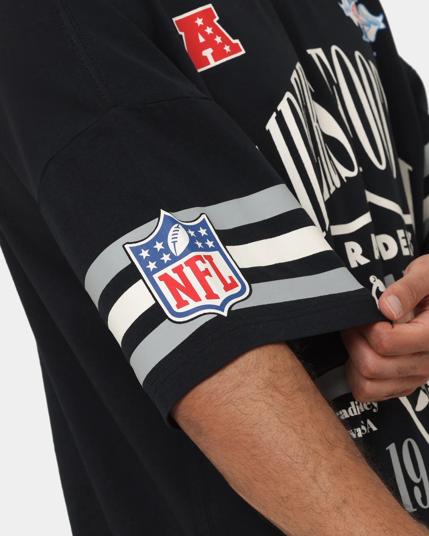 Majestic Athletic Las Vegas Raiders Champion Arch Stripe Oversized T-Shirt Faded Black - Image 8