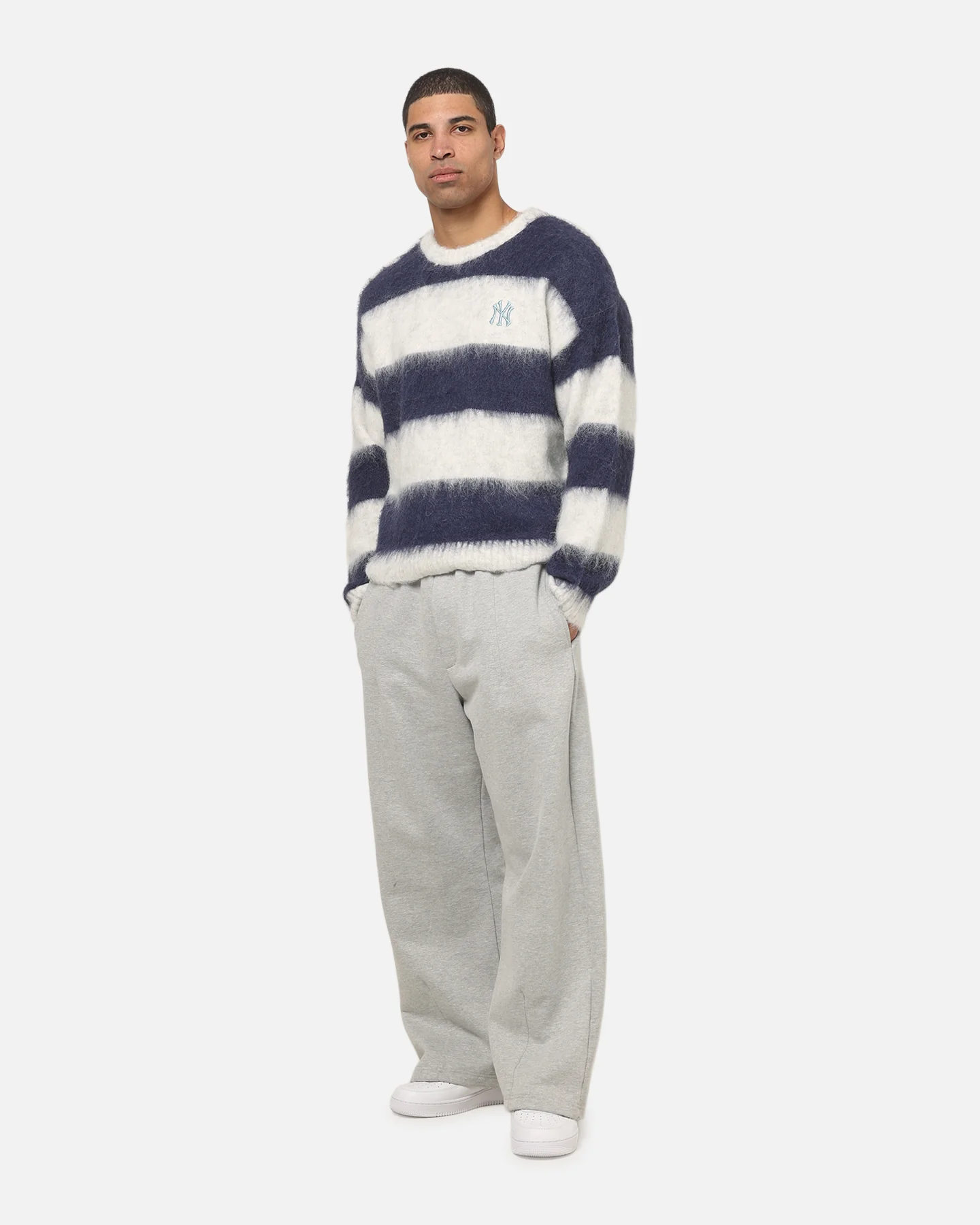 Majestic Athletic New York Yankees Block Stripe Knit Jumper Vintage White - Image 2