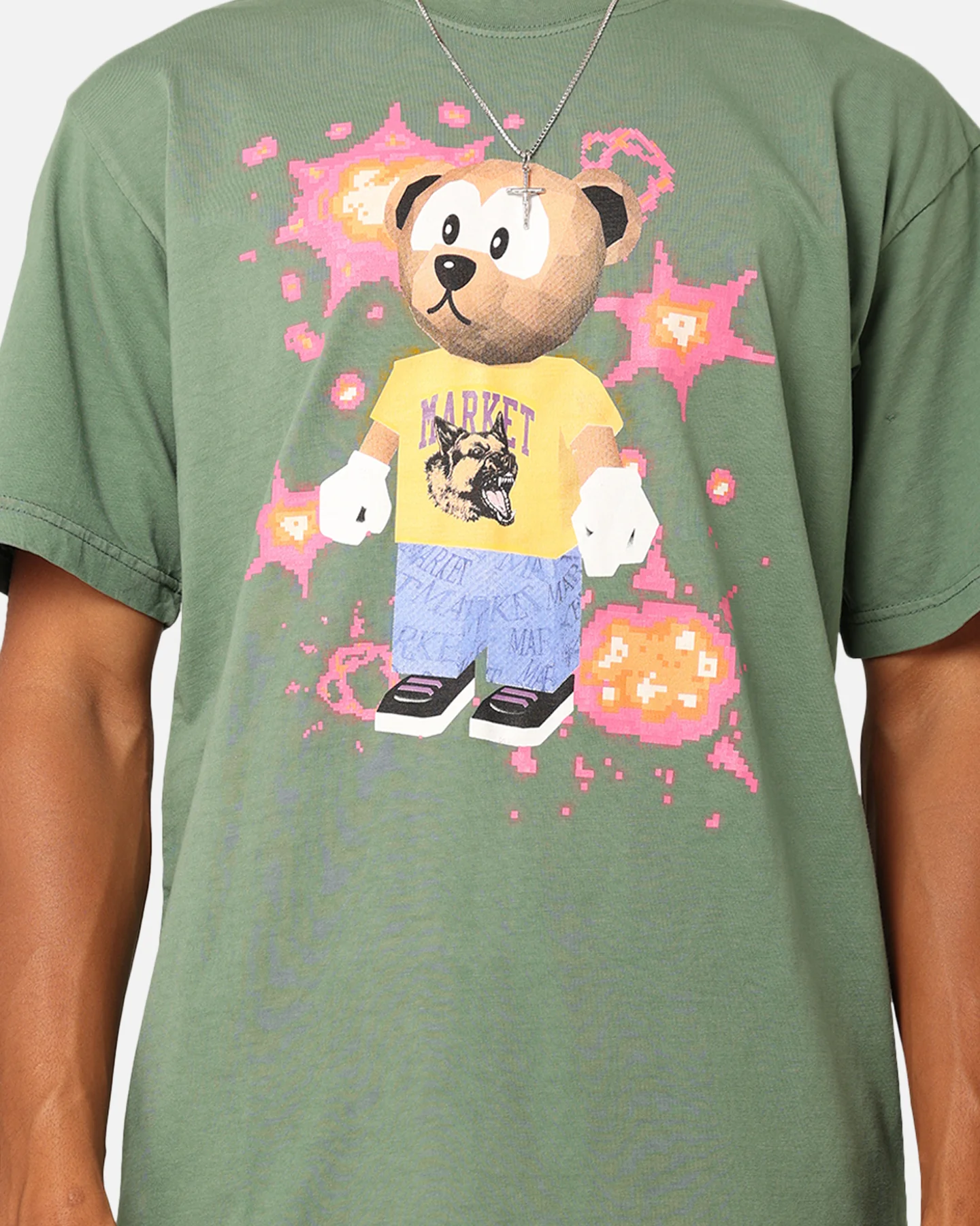 Market 32-Bit Bear T-Shirt Fern - Image 3