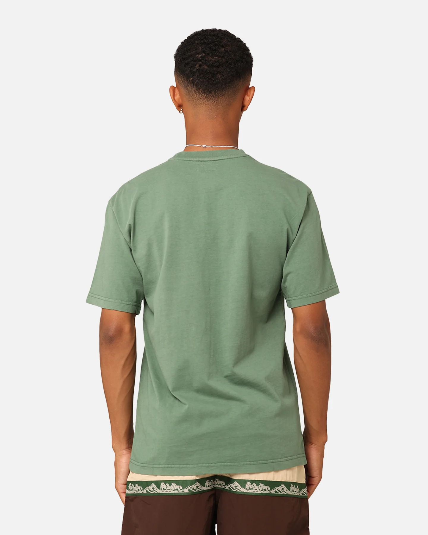 Market 32-Bit Bear T-Shirt Fern - Image 4