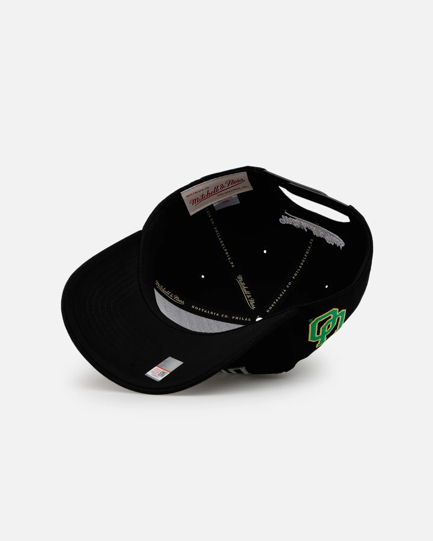 Mitchell & Mess Oregon Ducks 'Shadow Script' Pro Pinch Snapback Black - Image 6