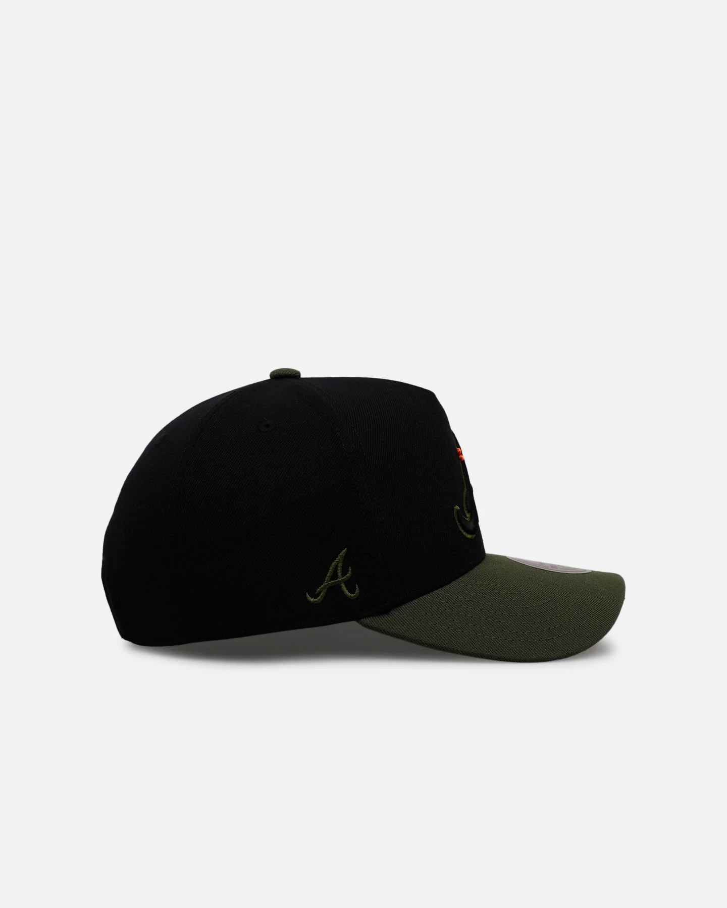Mitchell & Ness Atlanta Braves 'Olive Cargos' Pro Pinch Snapback Olive/Black - Image 3