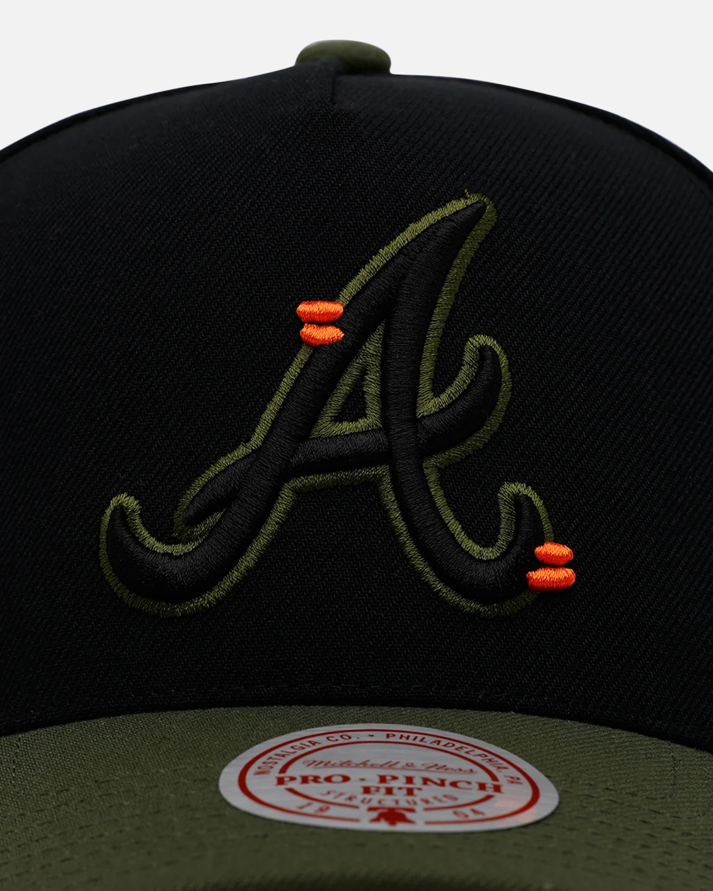 Mitchell & Ness Atlanta Braves 'Olive Cargos' Pro Pinch Snapback Olive/Black - Image 5