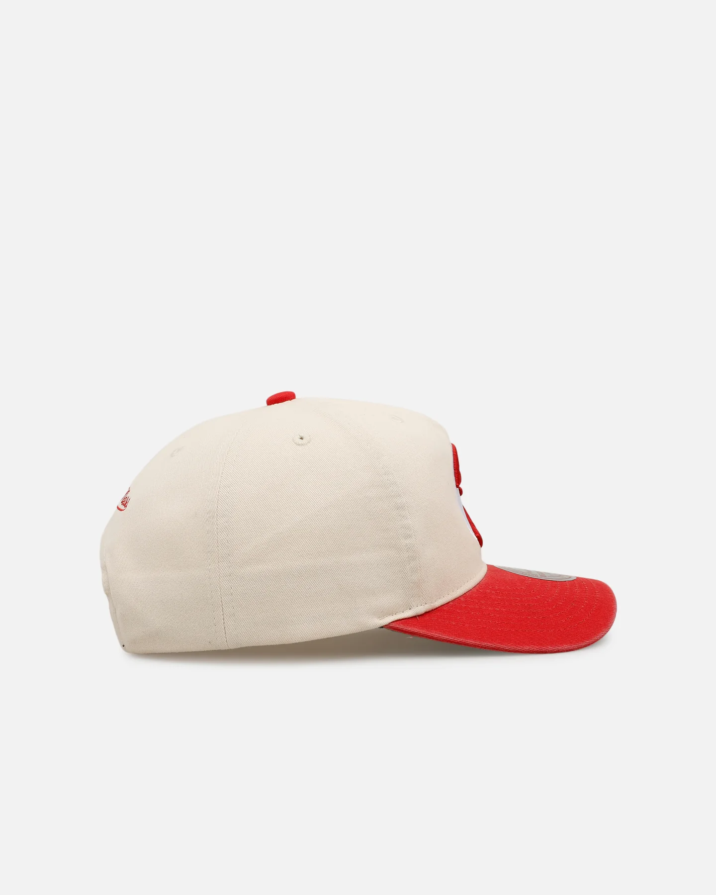 Mitchell & Ness Atlanta Hawks 'Washed Cotton' Deadstock Snapback Off White - Image 3