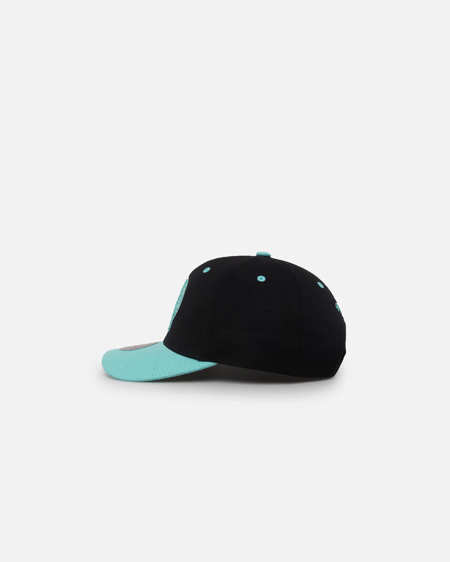 Mitchell & Ness Boston Celtics "Ice Blue" Script Origin Snapback Black/Ice Blue - Image 4